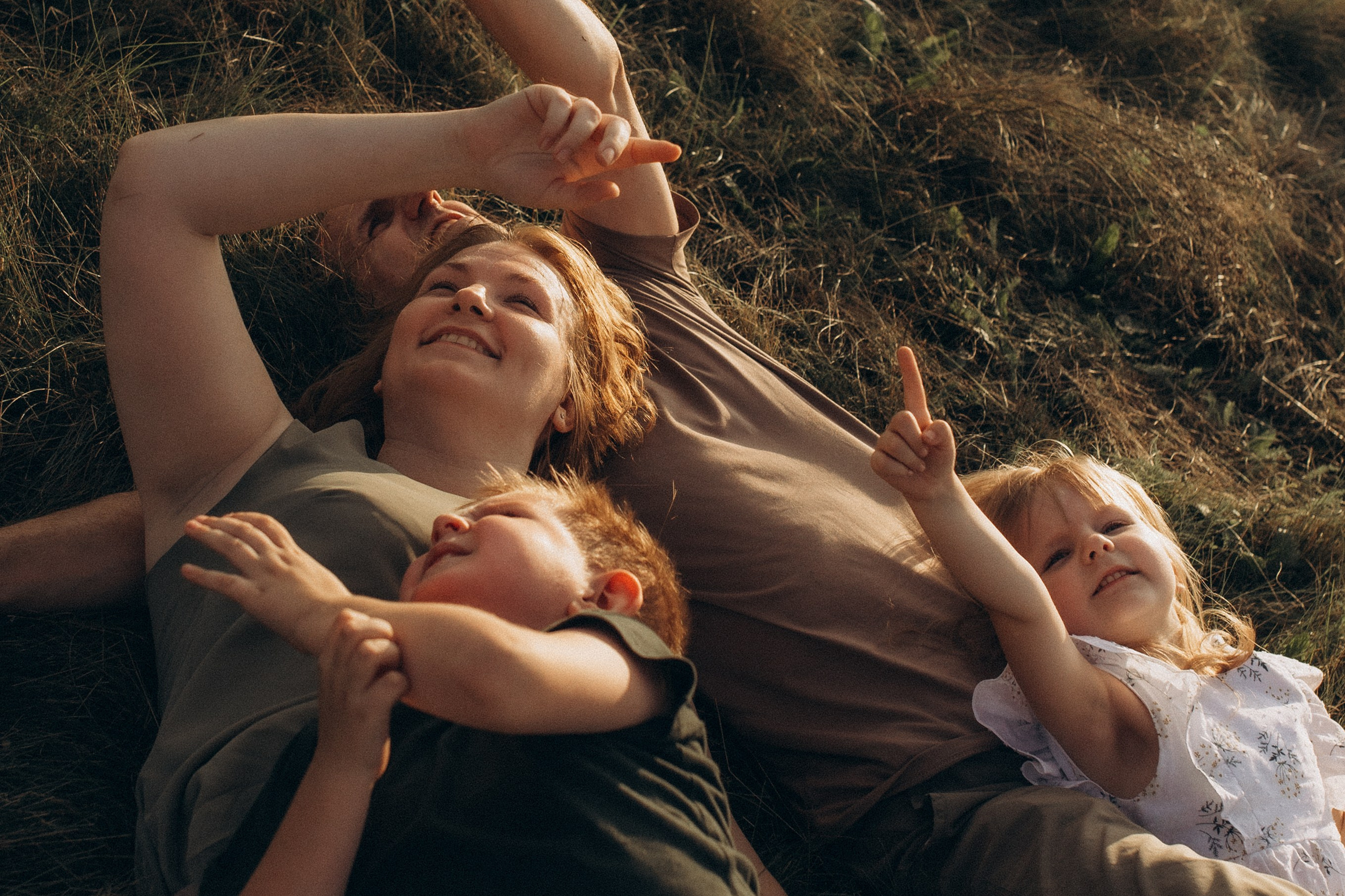 Летняя история в поле. Семейный фотограф lifestyle в Новосибирске Елена Шпилевая