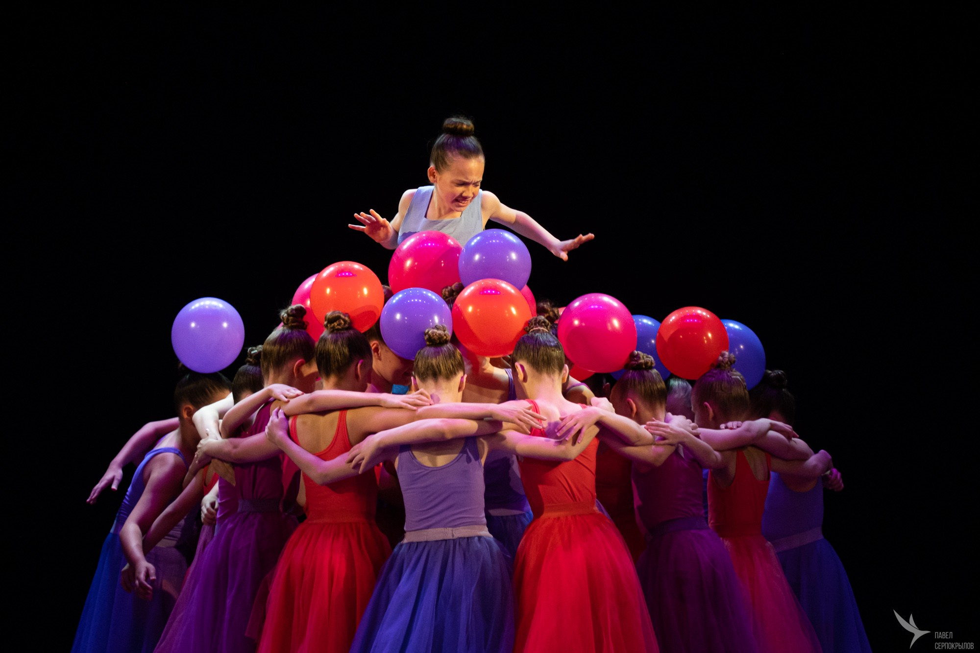 Сольный концерт хореографического ансамбля Аллегро «Сквозь тернии к звездам». Репортажный фотограф в Казани Павел Серпокрылов