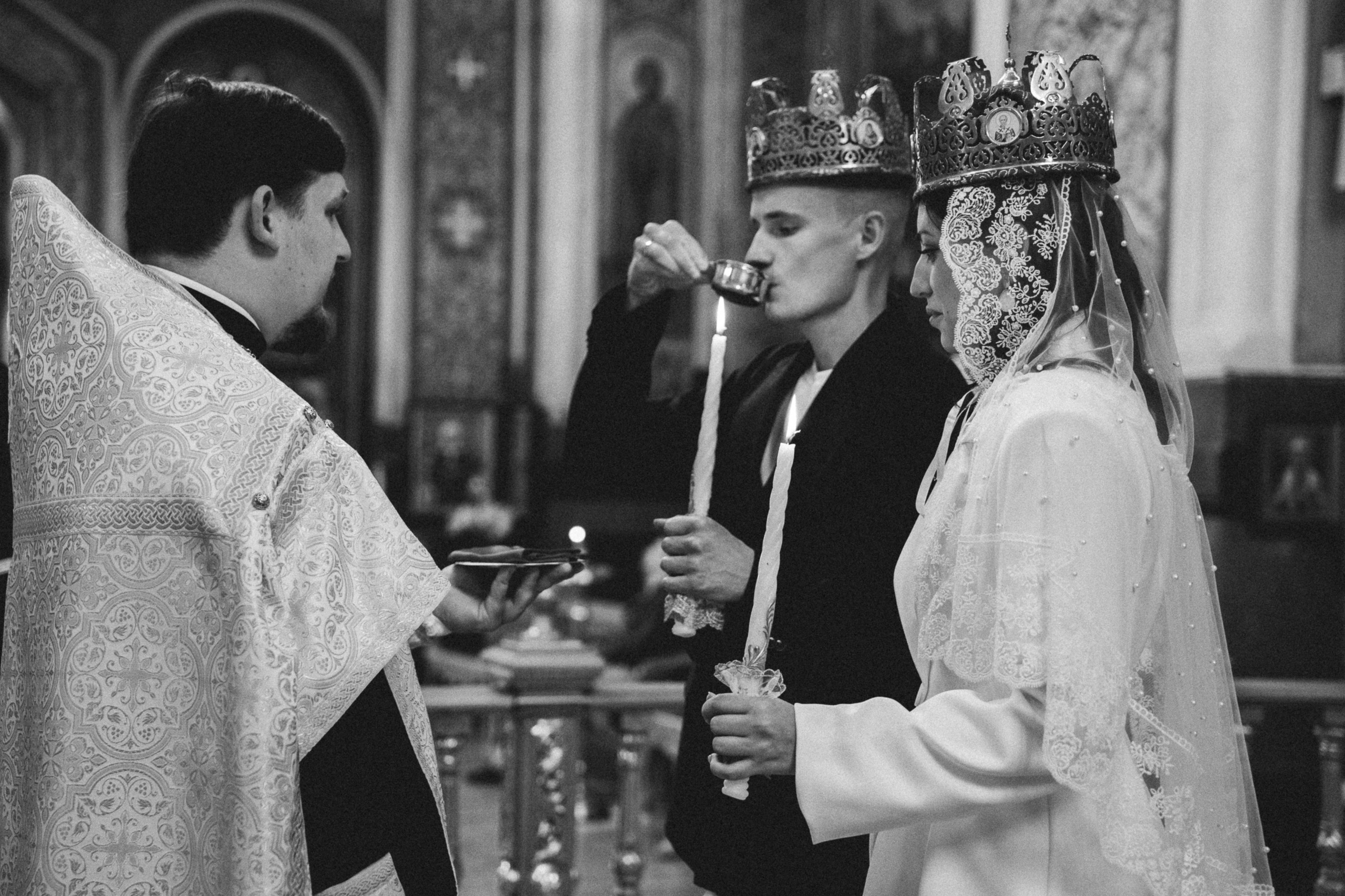 Венчание в Свято-Екатерининском Соборе. Свадебный фотограф Виолетта Сидельникова. Краснодар, Россия, Беларусь, Европа