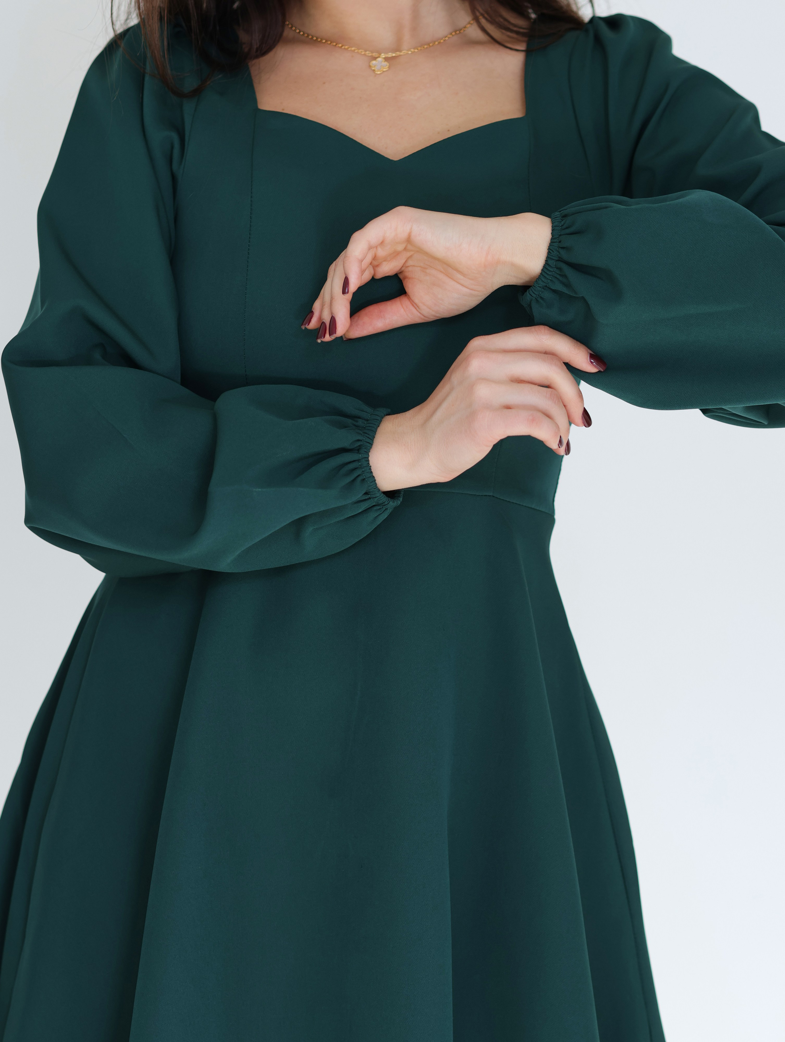 Платье изумрудное Belle Ame. Фото съемка товаров для макретплейсов Воронеж