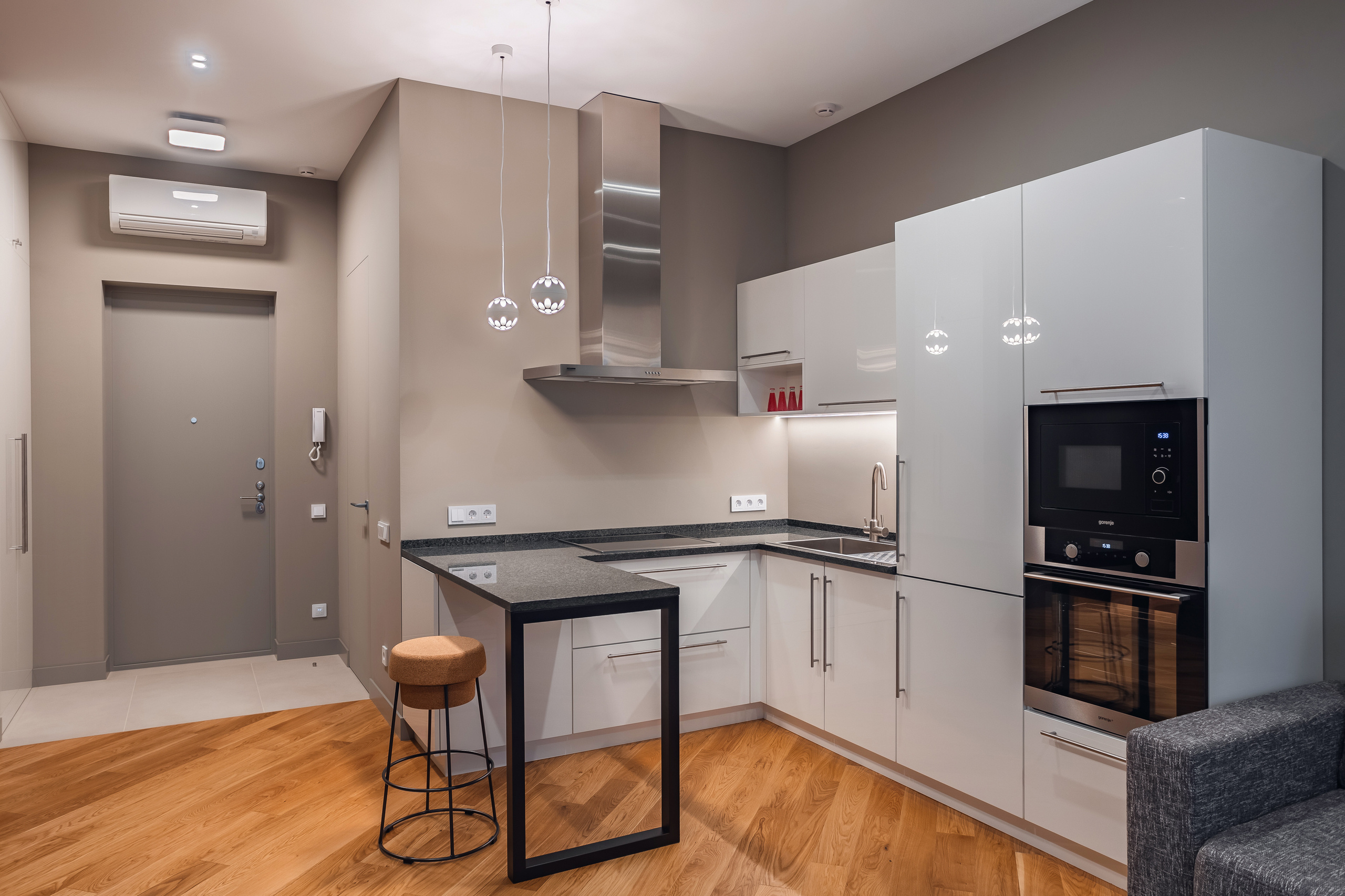 Двухкомнатная квартира. Свадебный и семейный фотограф Ворожейкин Олег. Фотографирую во Владиво