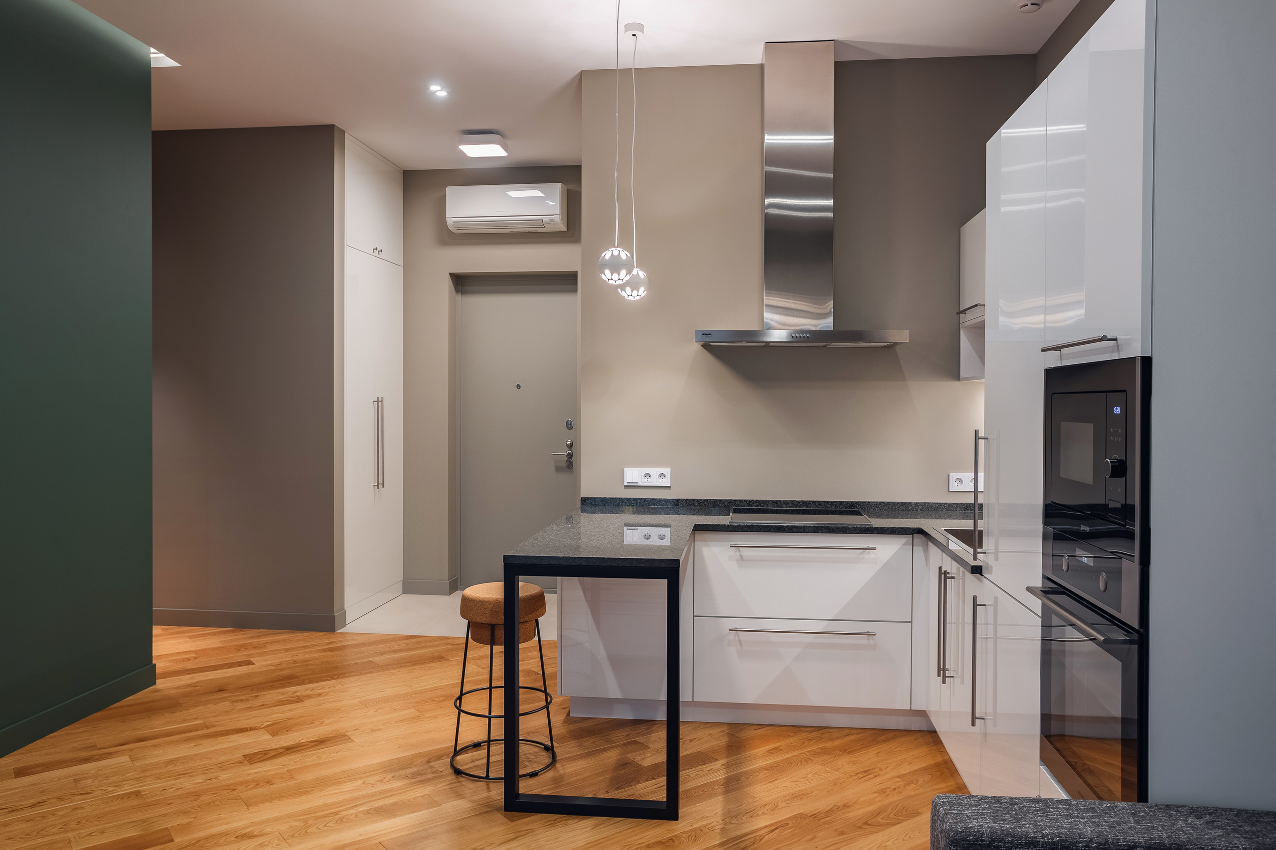 Двухкомнатная квартира. Свадебный и семейный фотограф Ворожейкин Олег. Фотографирую во Владиво