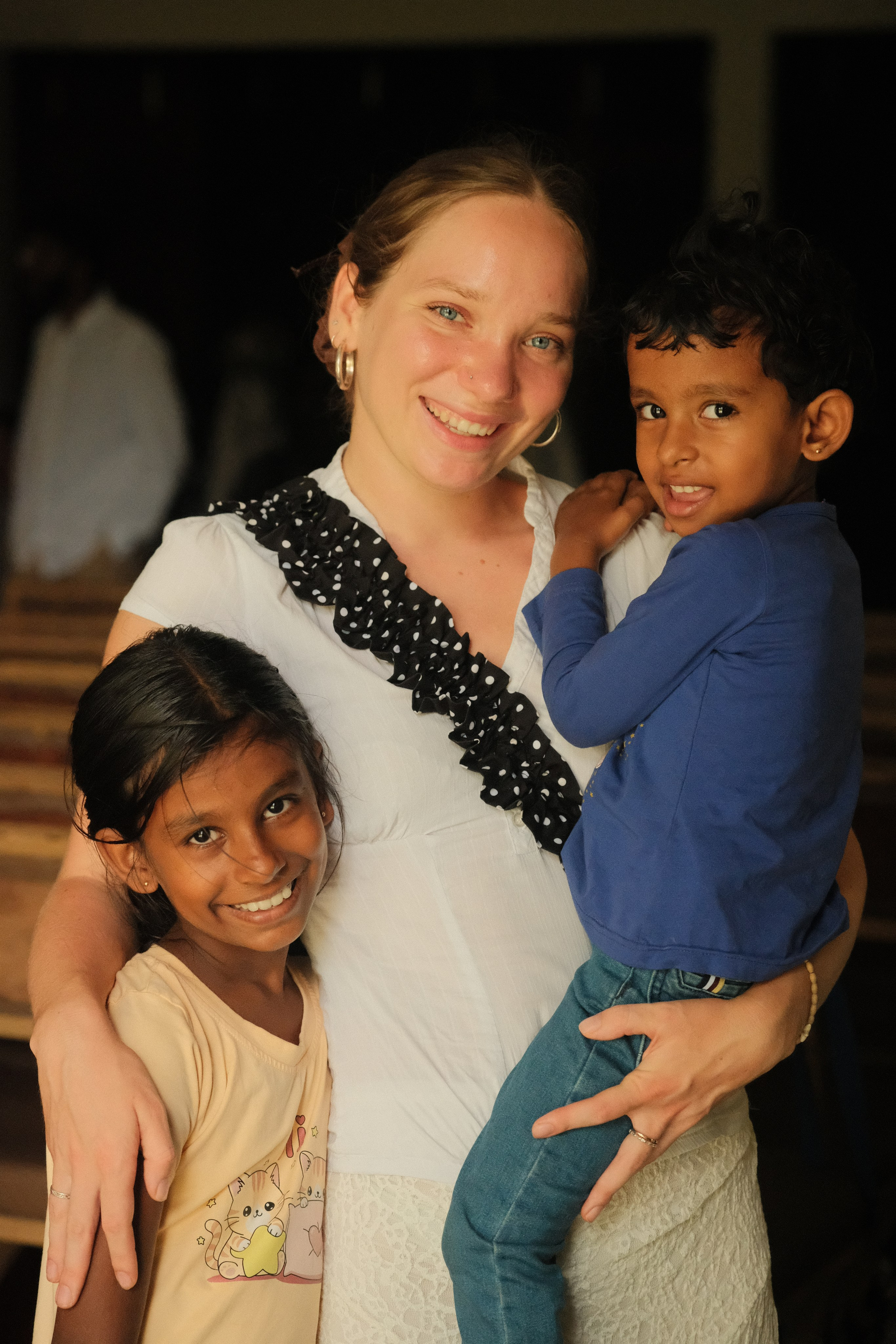 Volunteers. Creative travel photographer — Berg Daria