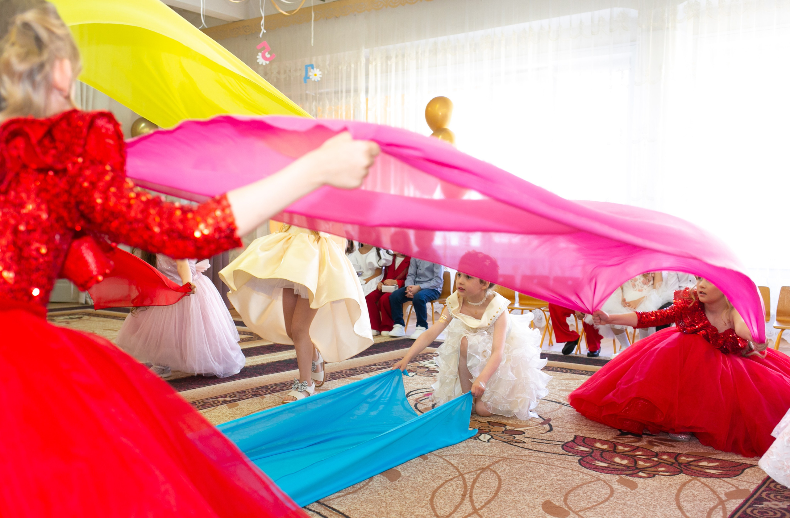 Выпускные и Утренники. Фотограф новорожденных и семейный фотограф НСО г. Бердск Марина Львова