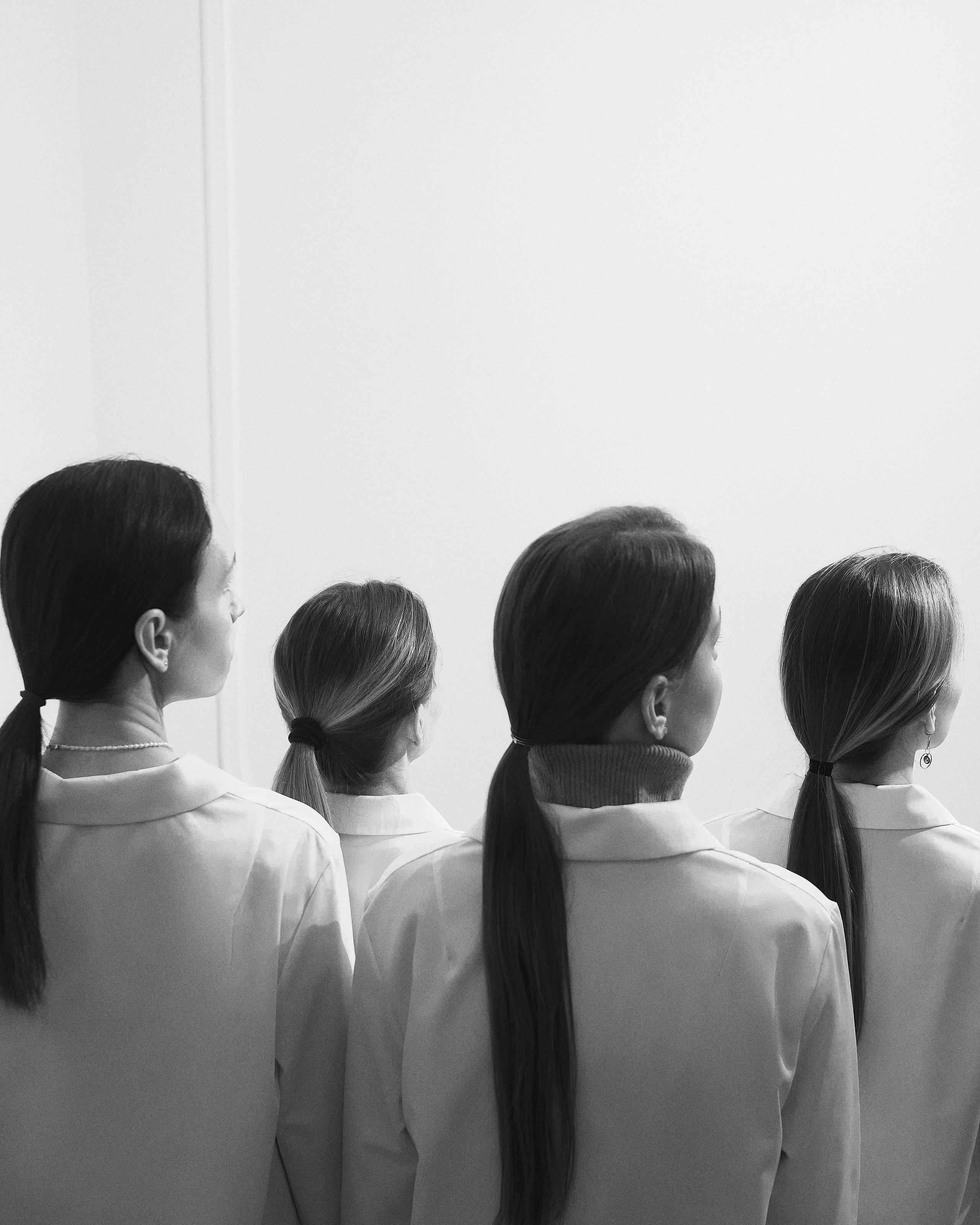 Корпоративный портрет коллектива Vikisews: специалисты по дизайну, маркетингу и производству одежды