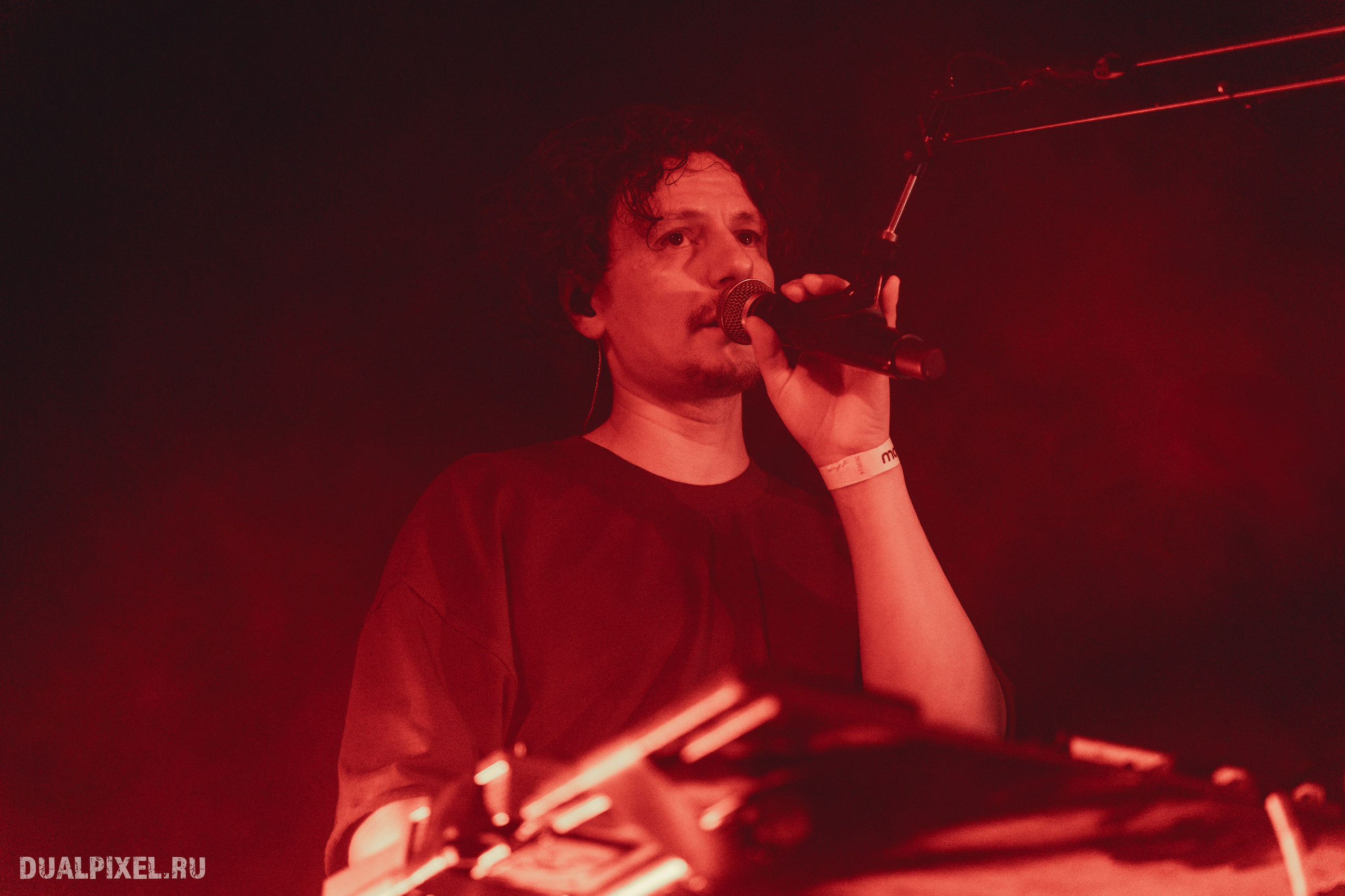 DenDerty концерт в Москве 30.03.2025. Магия музыки в кадре: Концертная Фотография