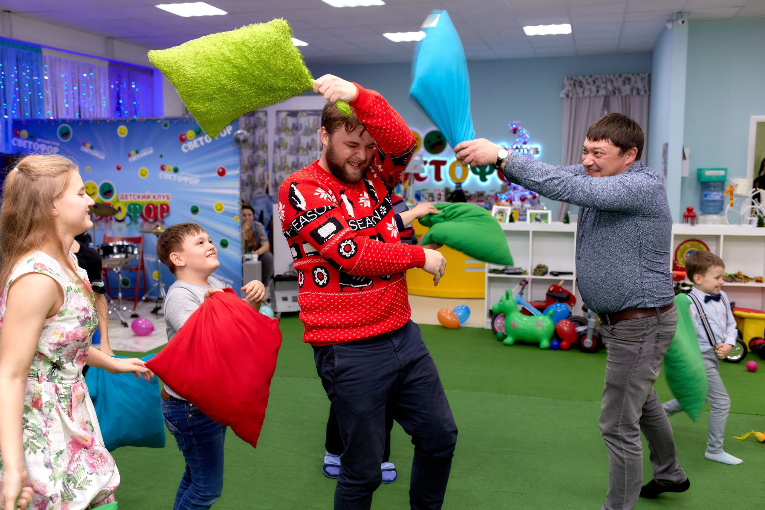 Детская репортажная сьемка. Фотограф Выпускные альбомы Таганрог Сергей Коробченко