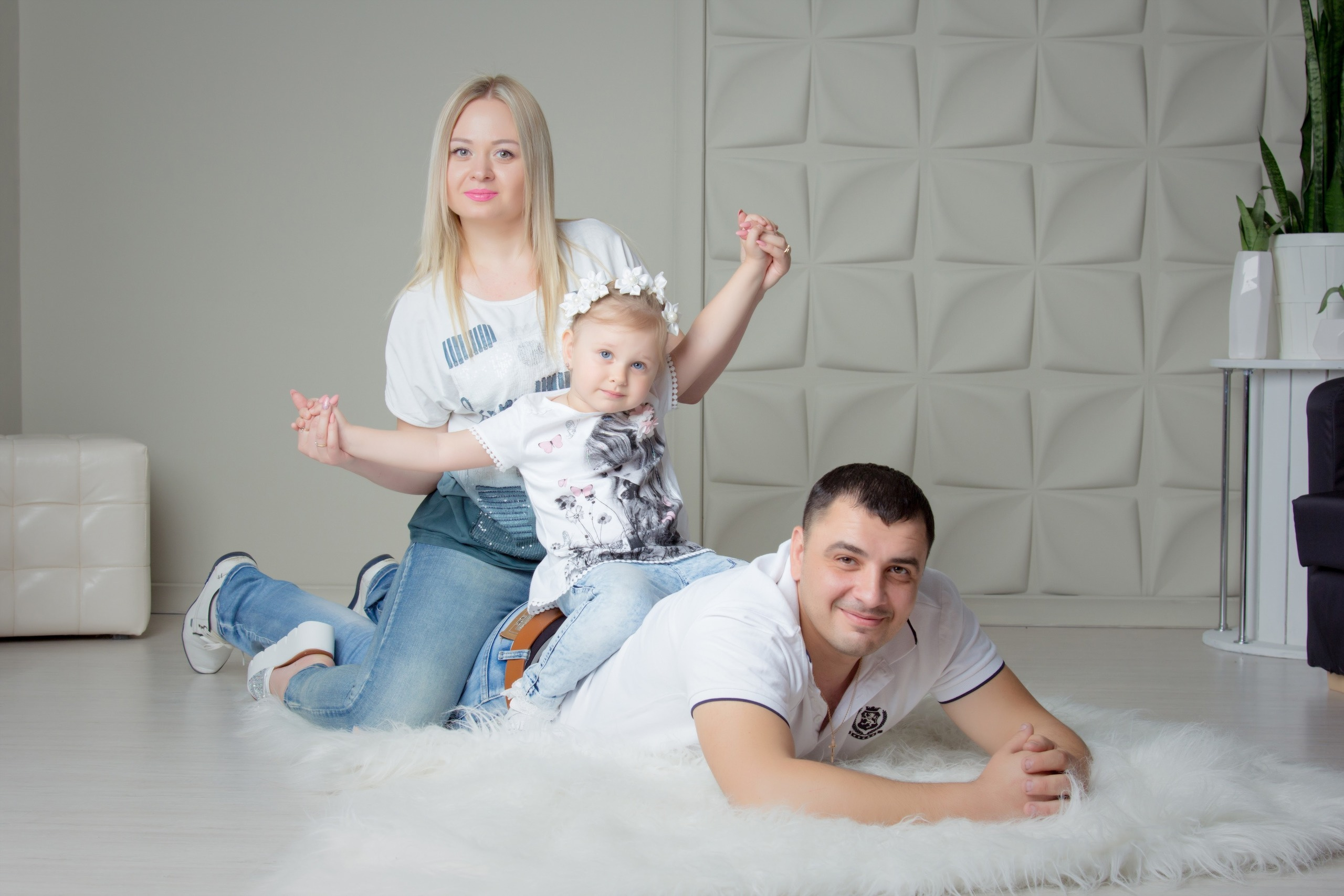 Студийная сьемка школьников. Фотограф Выпускные альбомы Таганрог Сергей Коробченко