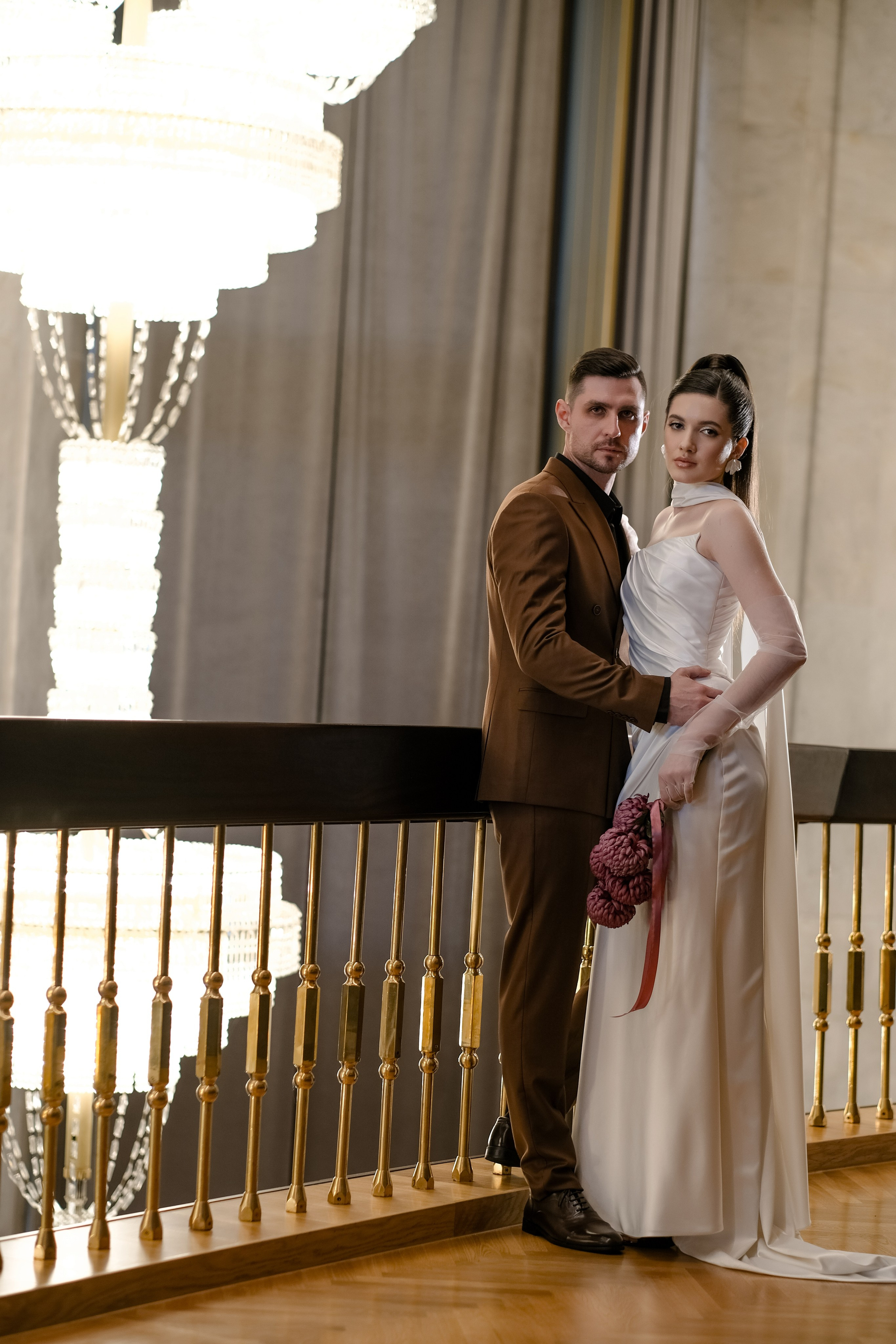 Свадебная фотосессия в театре драмы имени Наума Орлова. Свадебный фотограф в Челябинске Сырчикова Наталья