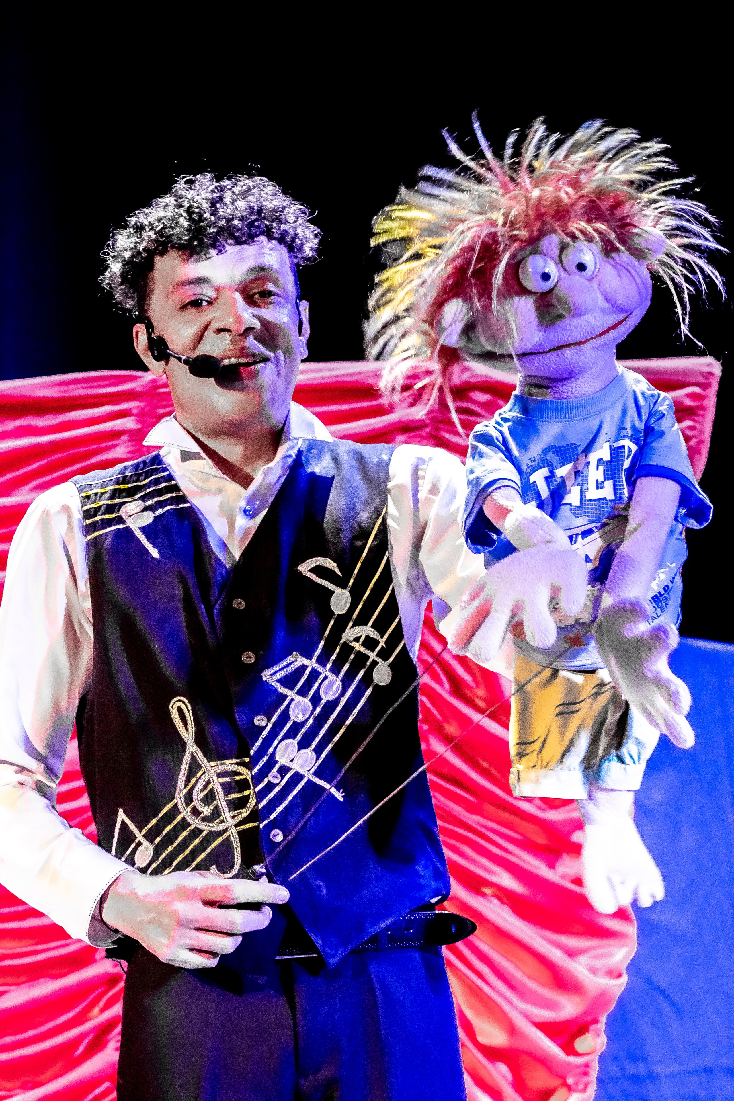 Цирк из Саквояжа спектакль театра САКВОЯЖ. Фотограф в Сочи Юрий Шептаев