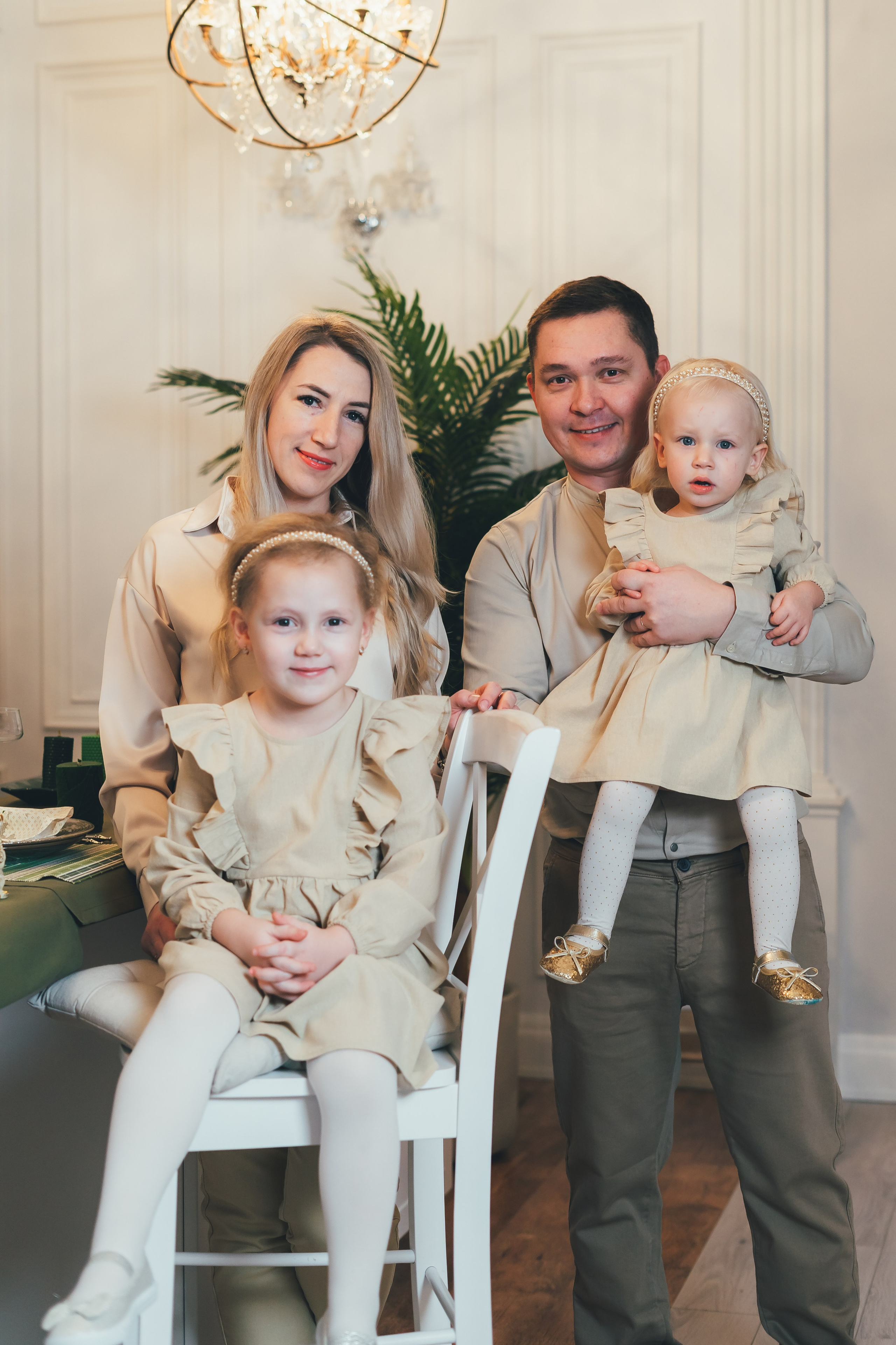 Ольга с семьей, Ногинск, студия Celebrity. Наталья Дукалова фотограф Щелково Королев Пушкино Москва Балашиха