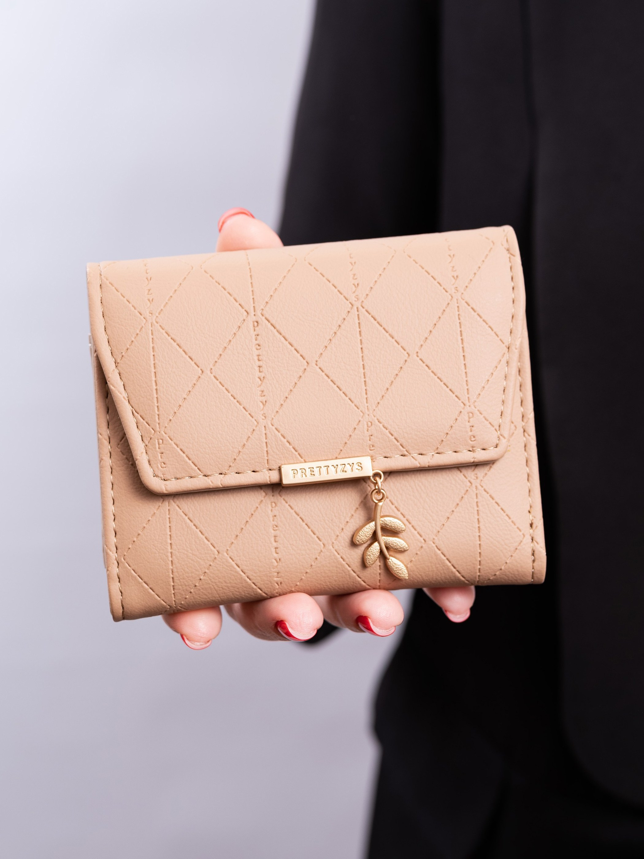 Кошельки/картхолдеры серия 1. Предметный фотограф, фото для маркетплейсов Пятигорск, КМВ