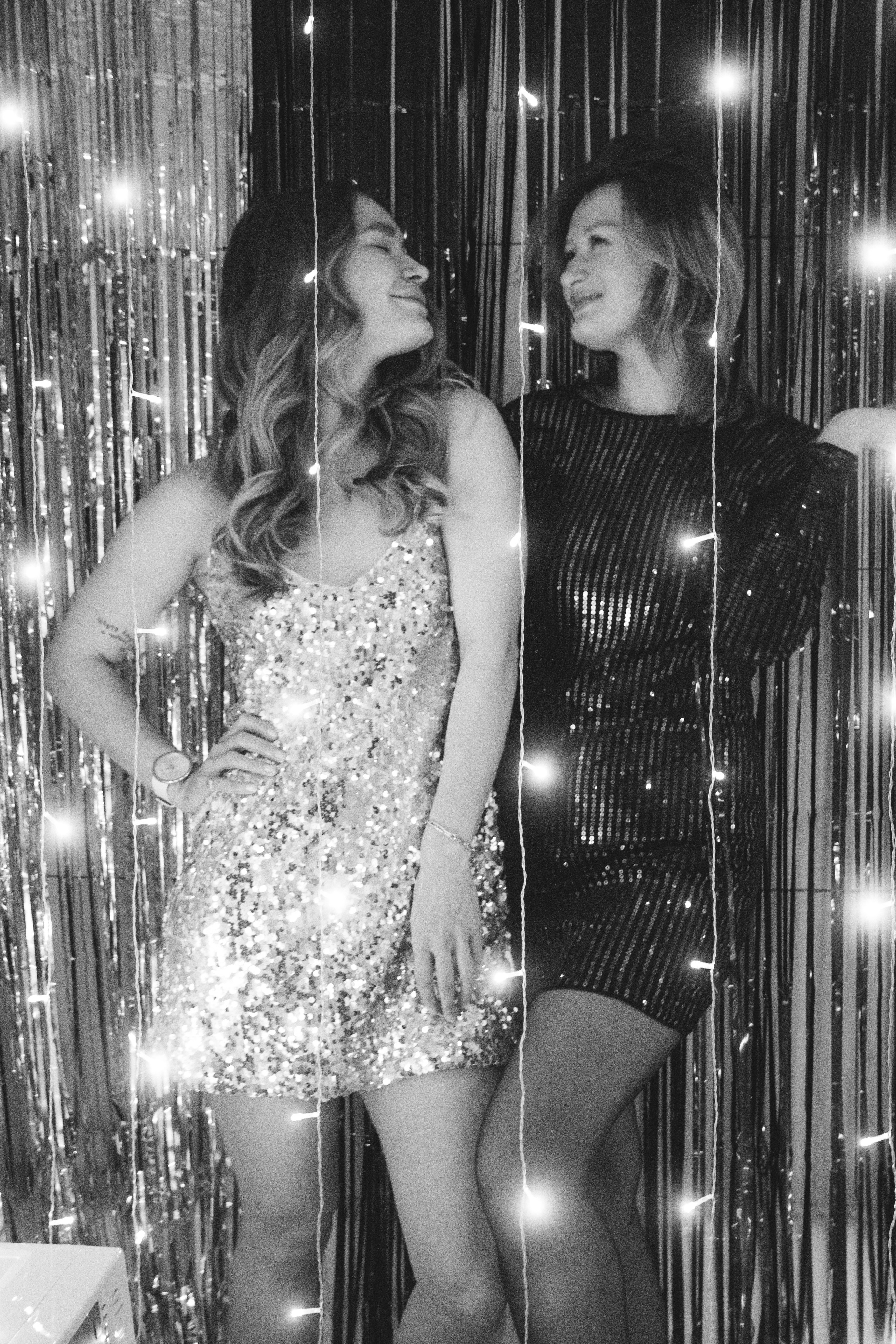 Даша и Оля (новогодняя)