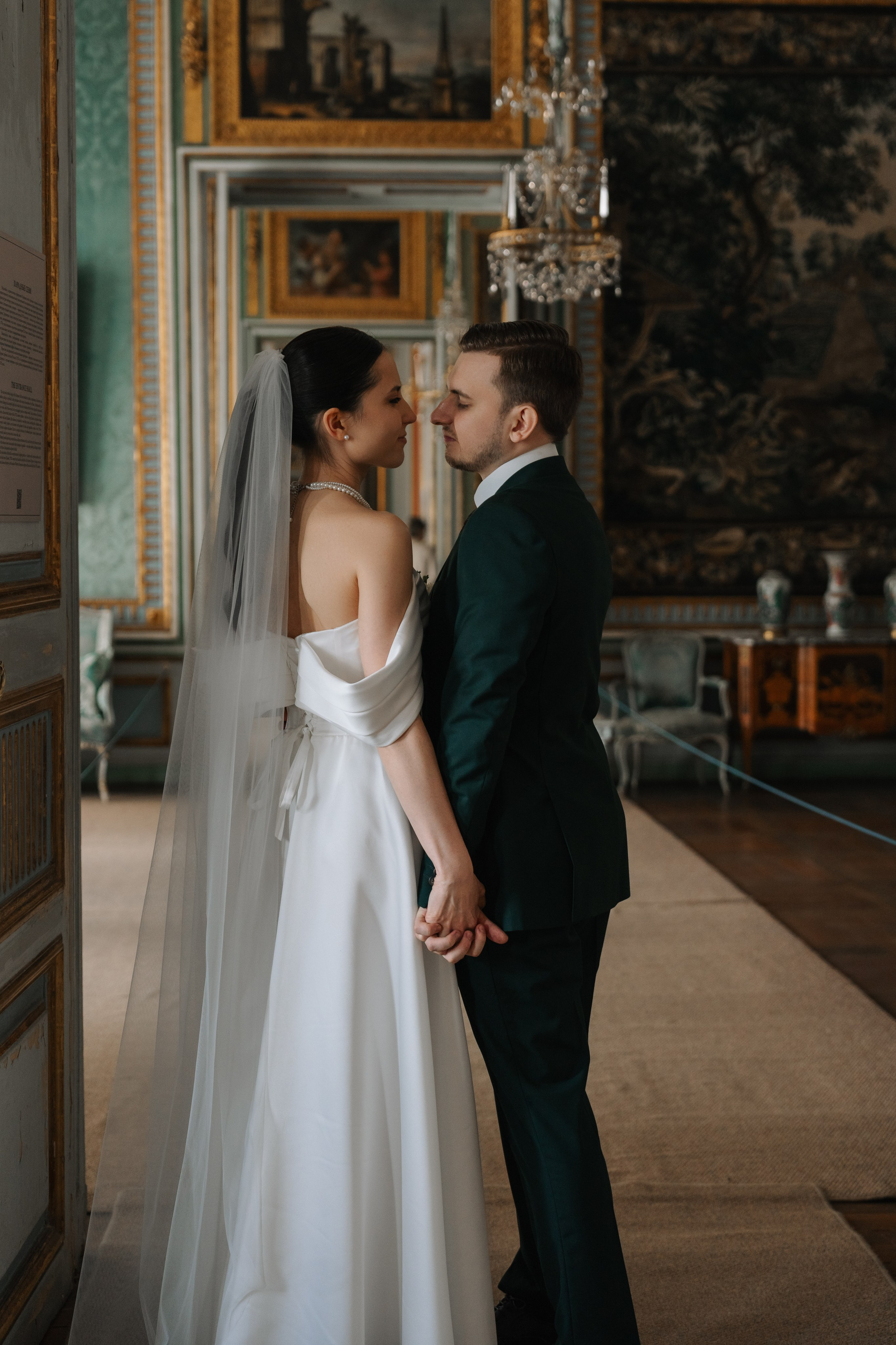 Влад и Илина в Кусково. Свадебный фотограф в Москве Анна Полушина