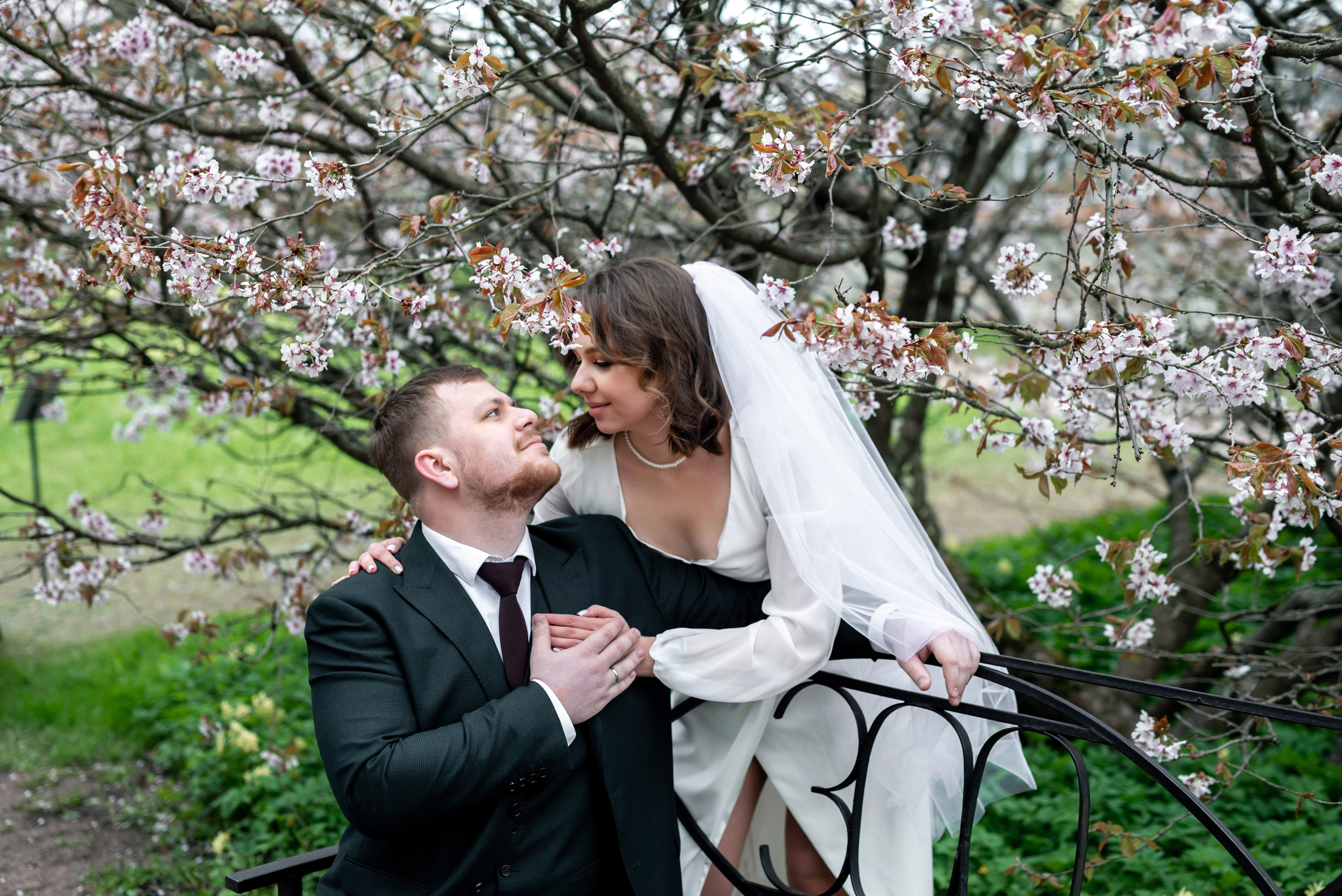 Ксения и Егор (фотосессия в ЗАГСе Петроградского района, Ботаническом саду с сакурой). Портретный, семейный и свадебный фотограф в Санкт-Петербурге и в Пушкине Ширяев Денис