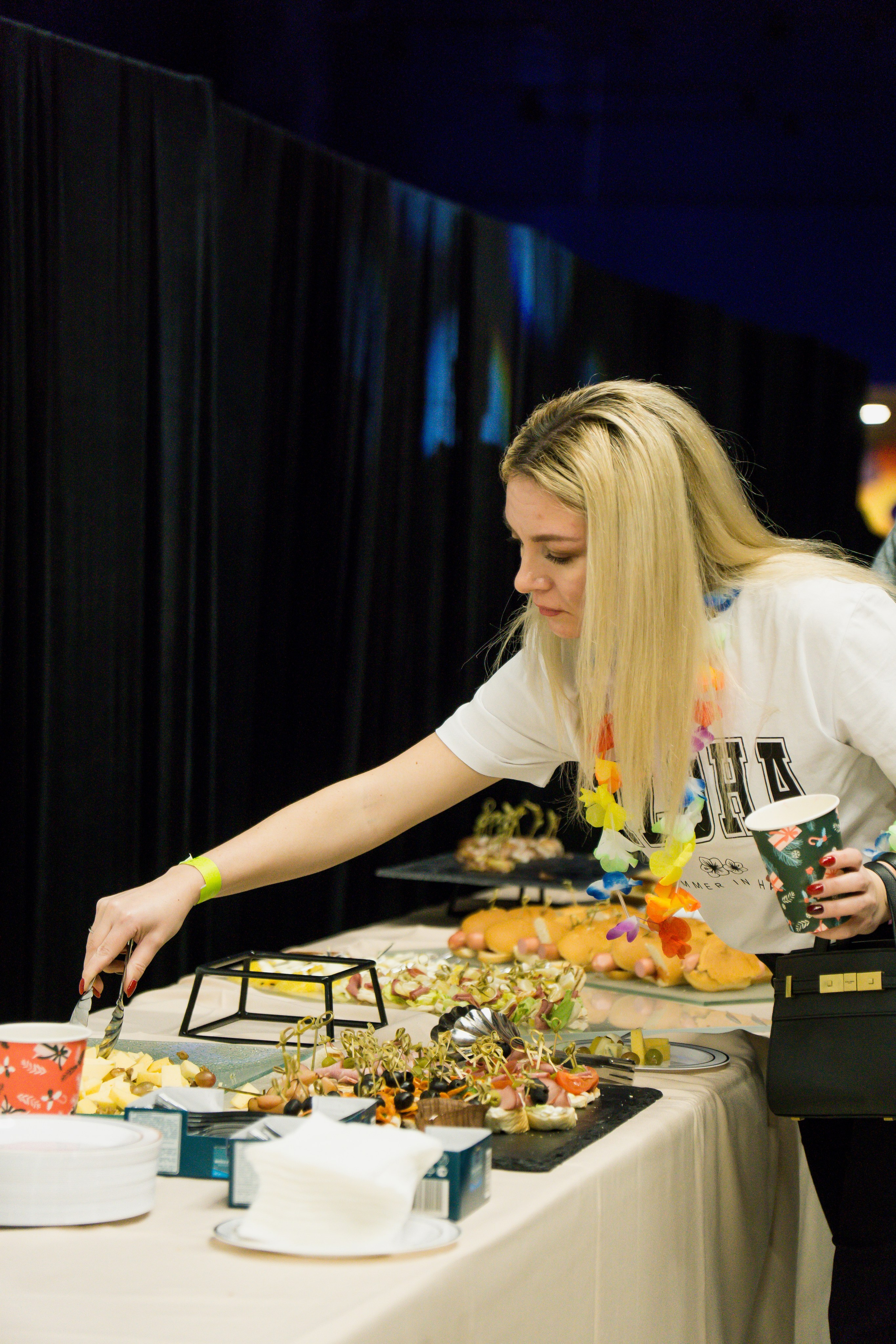 МТС корпоратив Гавайская вечеринка. Фотограф