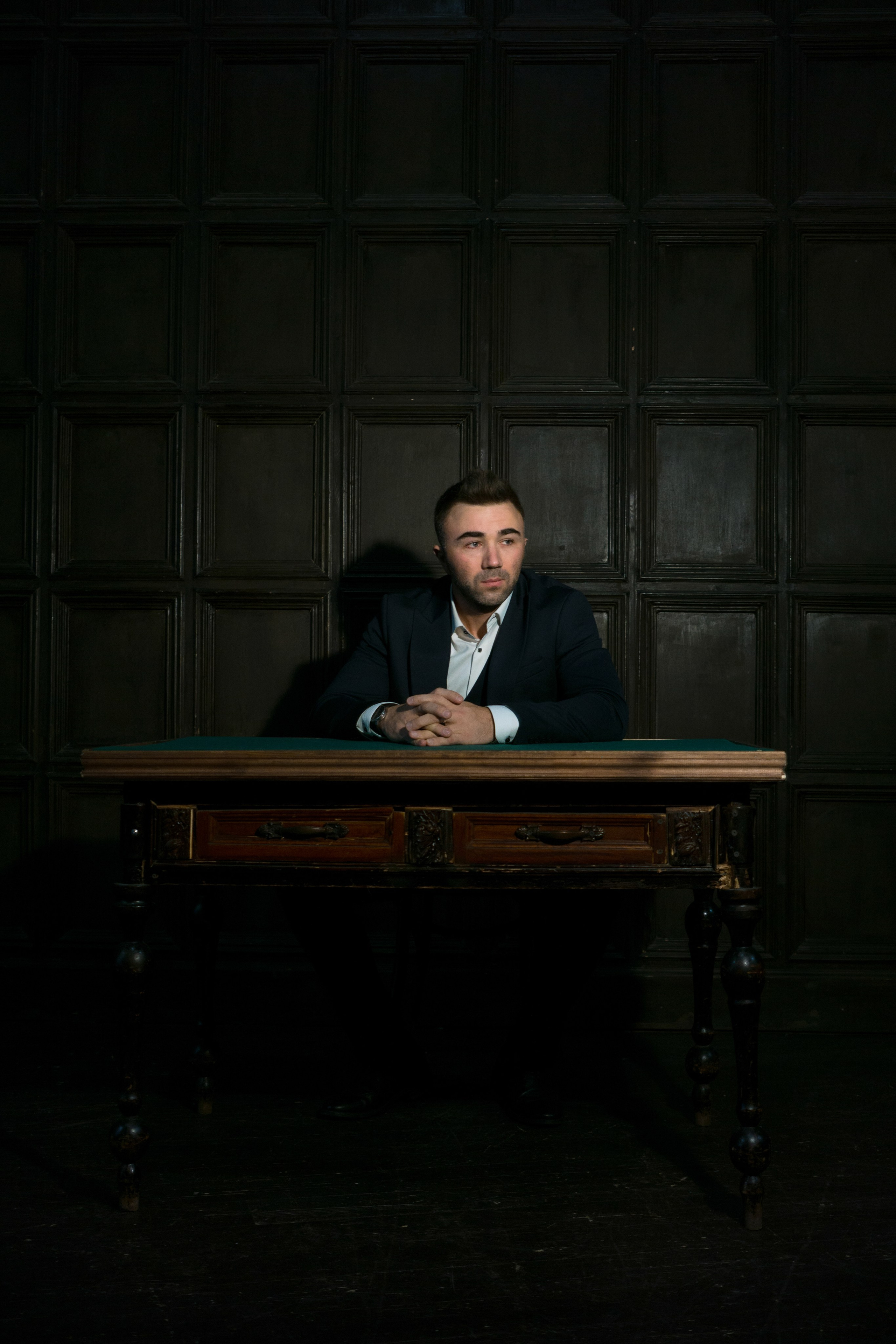 Ведущий Илья. Фотограф