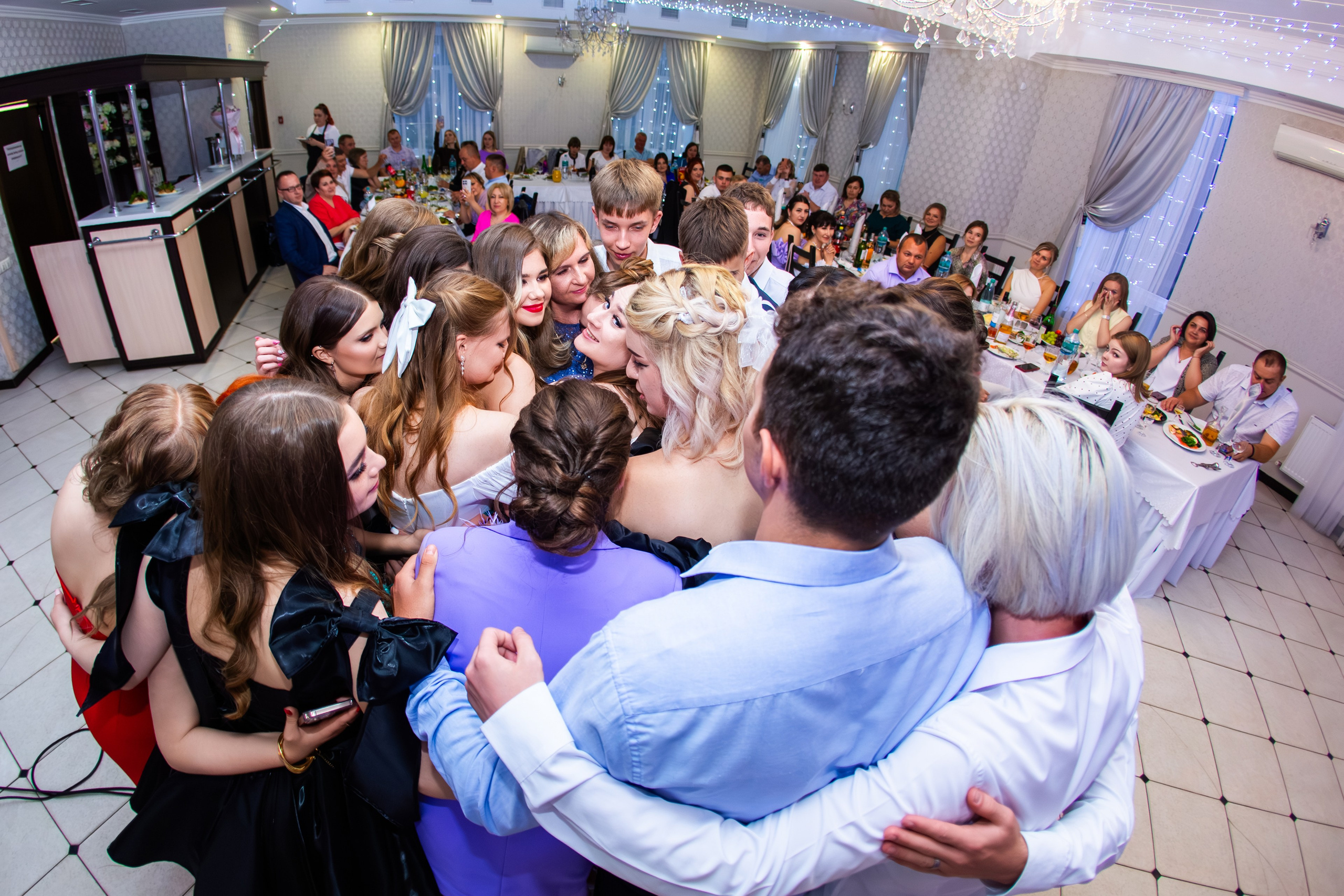 ВЫПУСКНОЙ ВЕЧЕР 2025 4 ШКОЛА. Профессиональный фотограф в Мценске и Орловской области