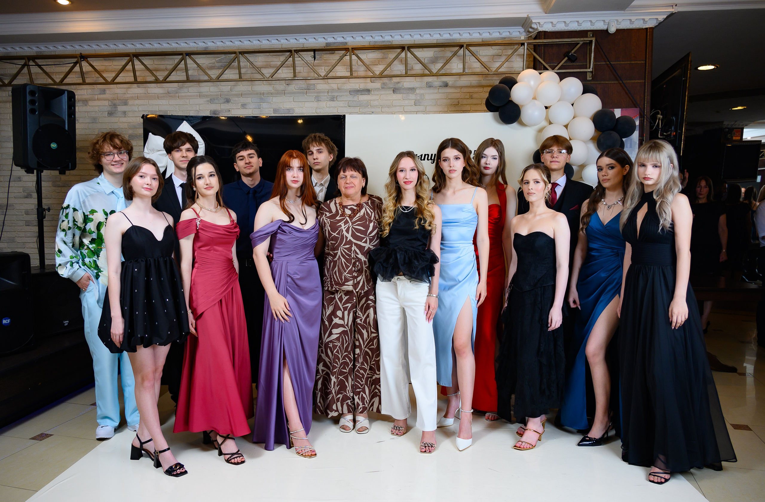 Выпускной 2025 11 кл. Семейный и детский фотограф в Новороссийске Лебедева Елена