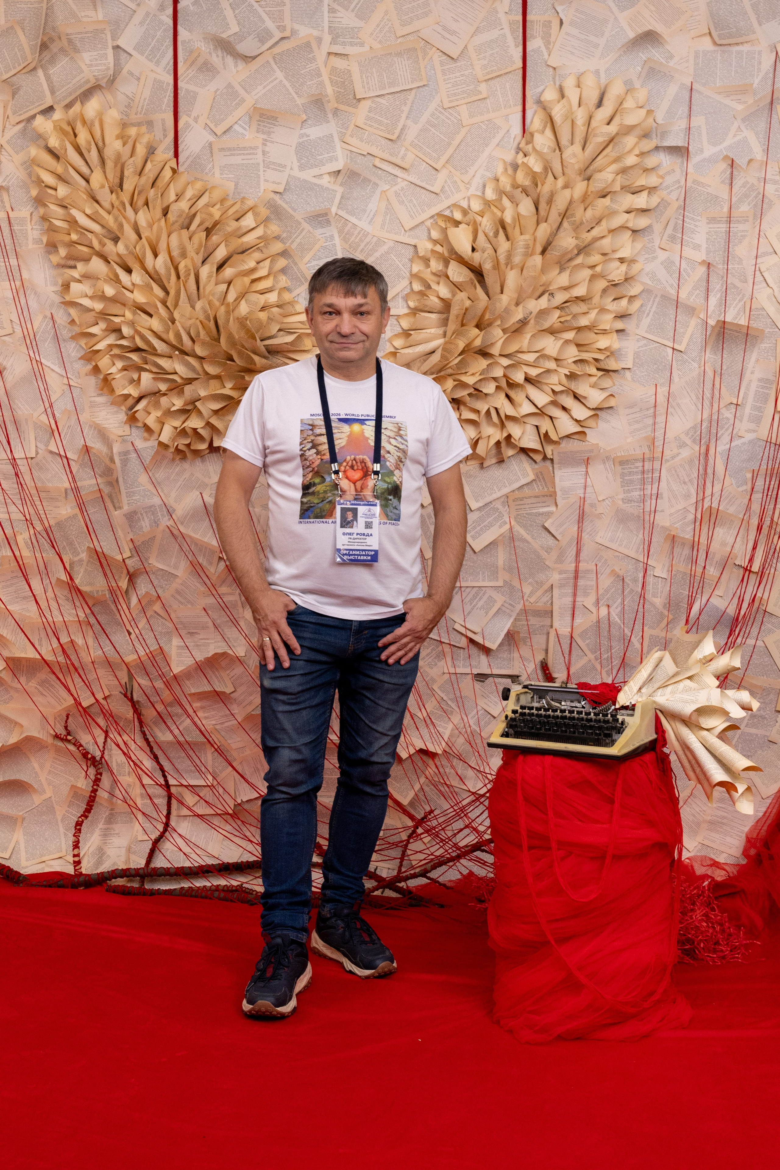 Презентация книги «Нервущаяся нить» издательство REDLIBER. ОКТЯБРЬ 2026. Фотограф Красноярск