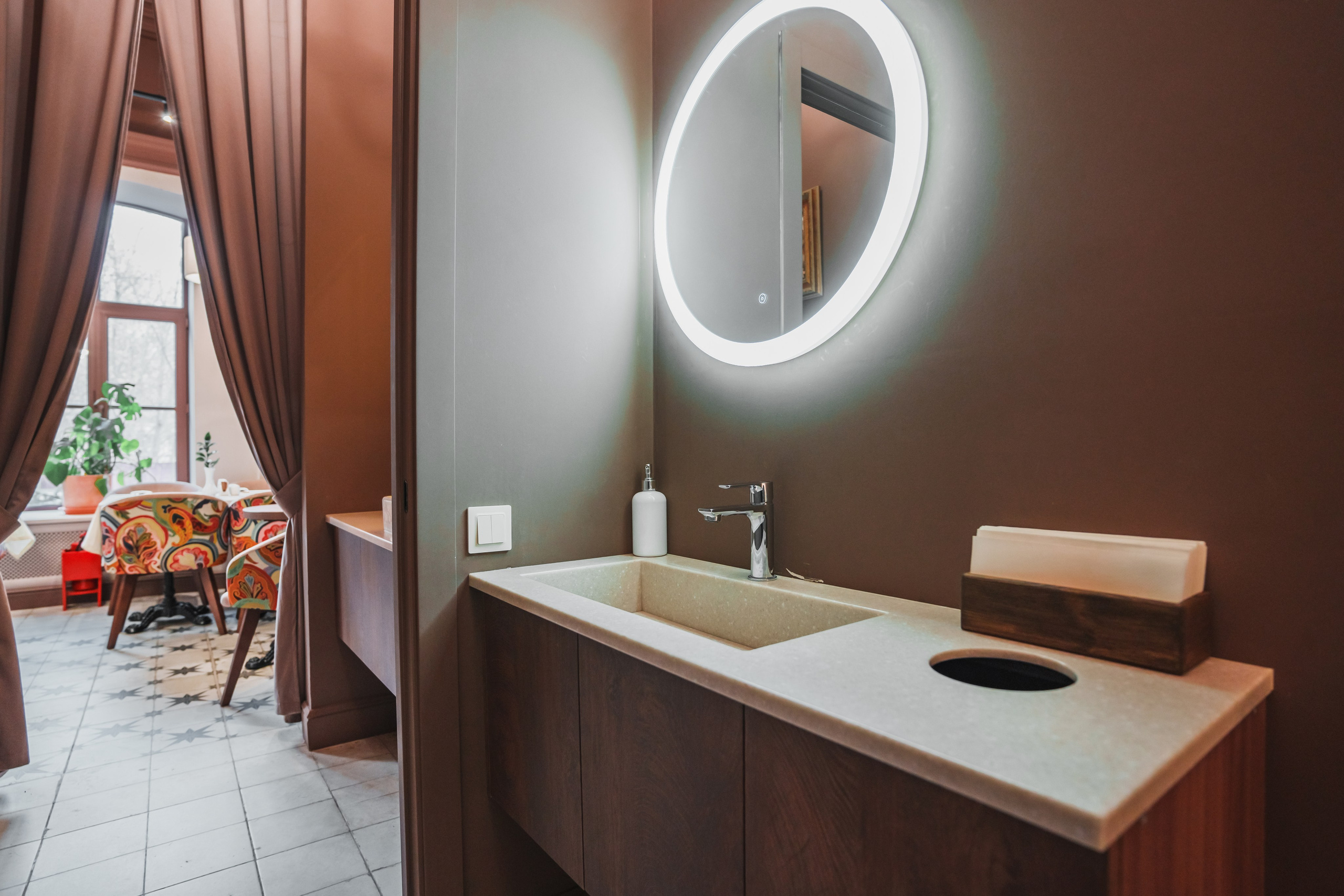 Кафе «Лисы, спички, два стола». Фотограф Казань