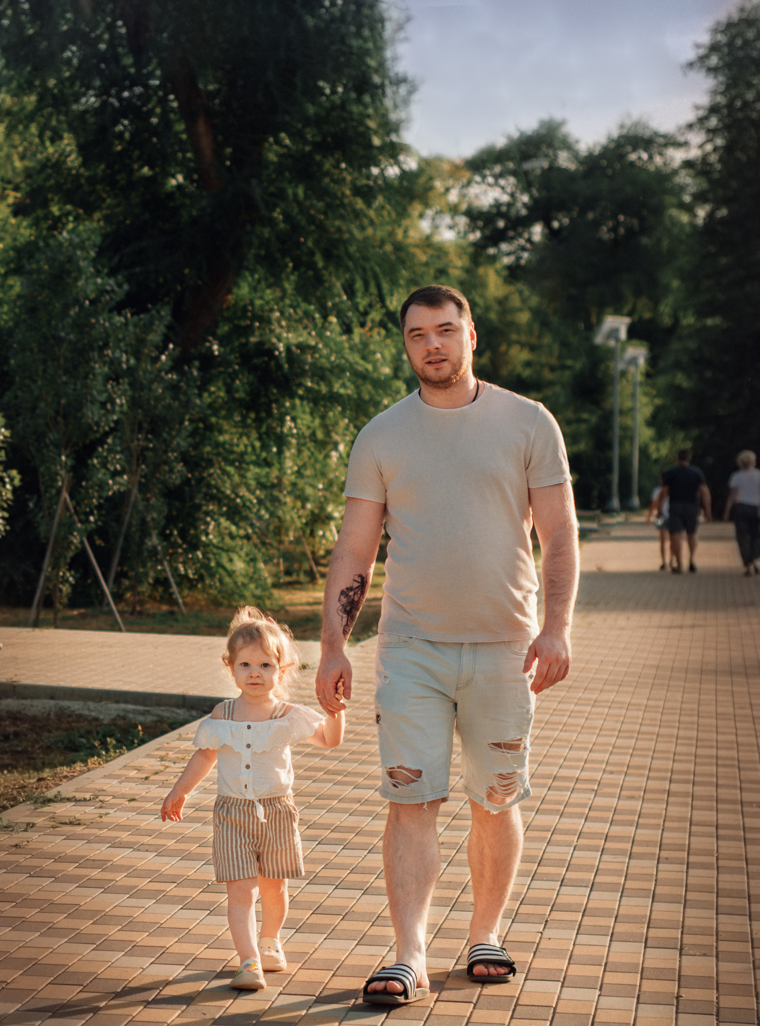 Фотосессия прогулки Оксана, Ева и Саша. Семейный и детский фотограф Кущ Наташа
