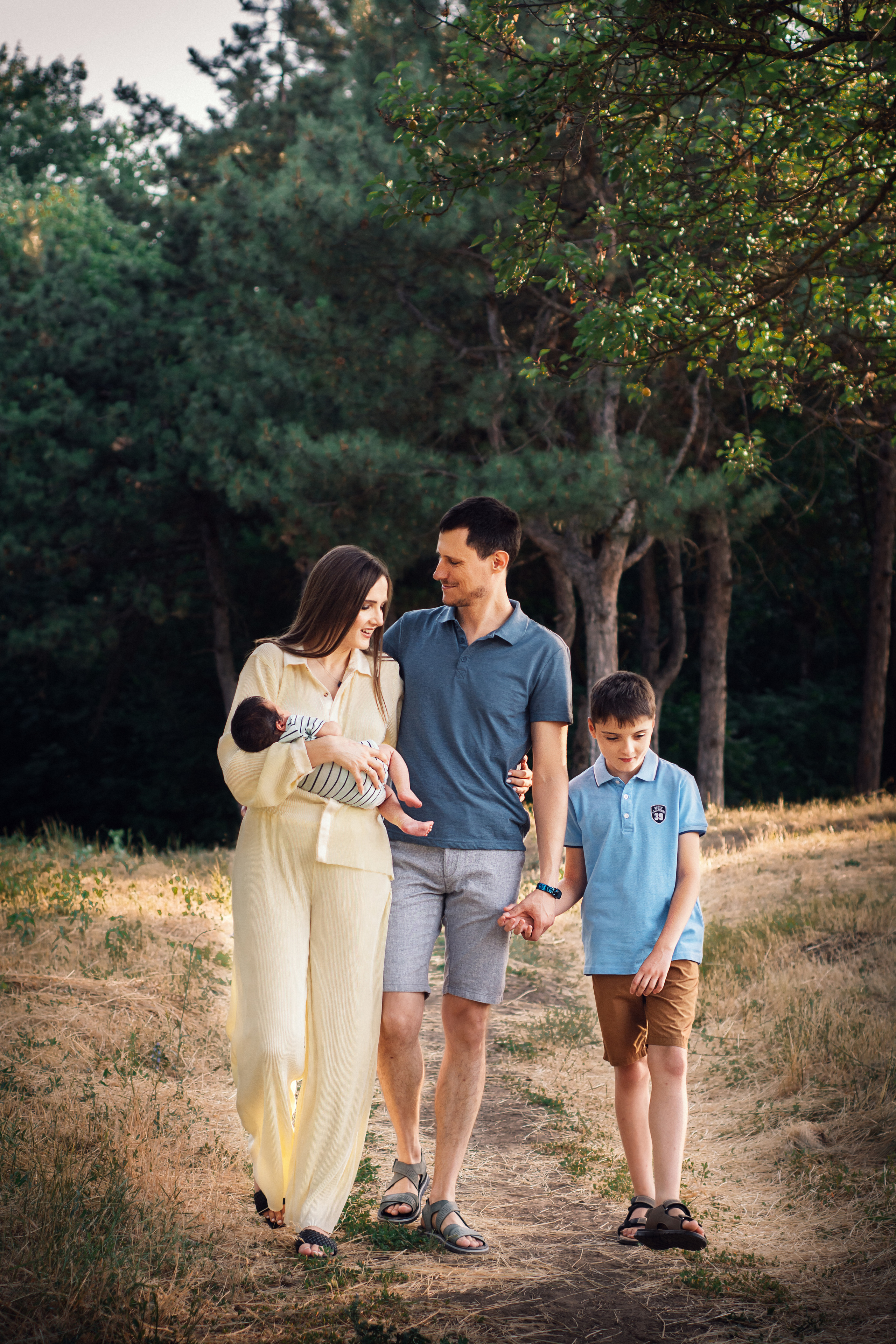 Летняя прогулка Оля и ее семья. Семейный и детский фотограф Кущ Наташа