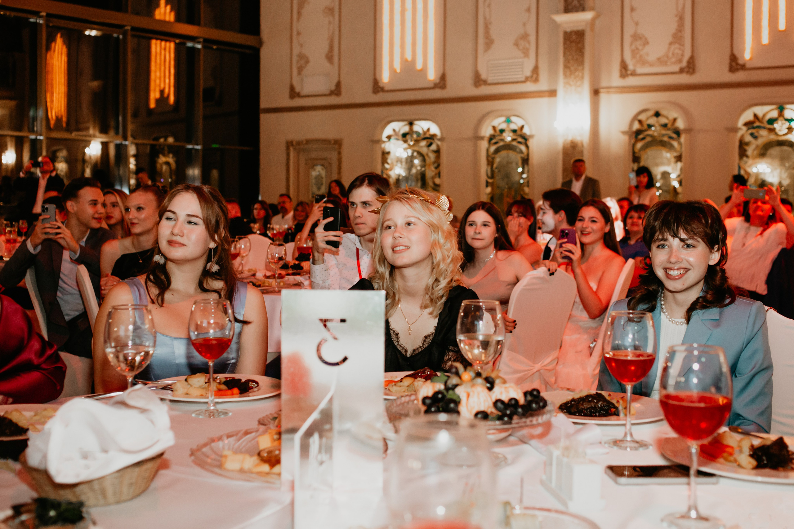 Выпускной. 11 лицей. Фотограф в Челябинске Ополихина Анна