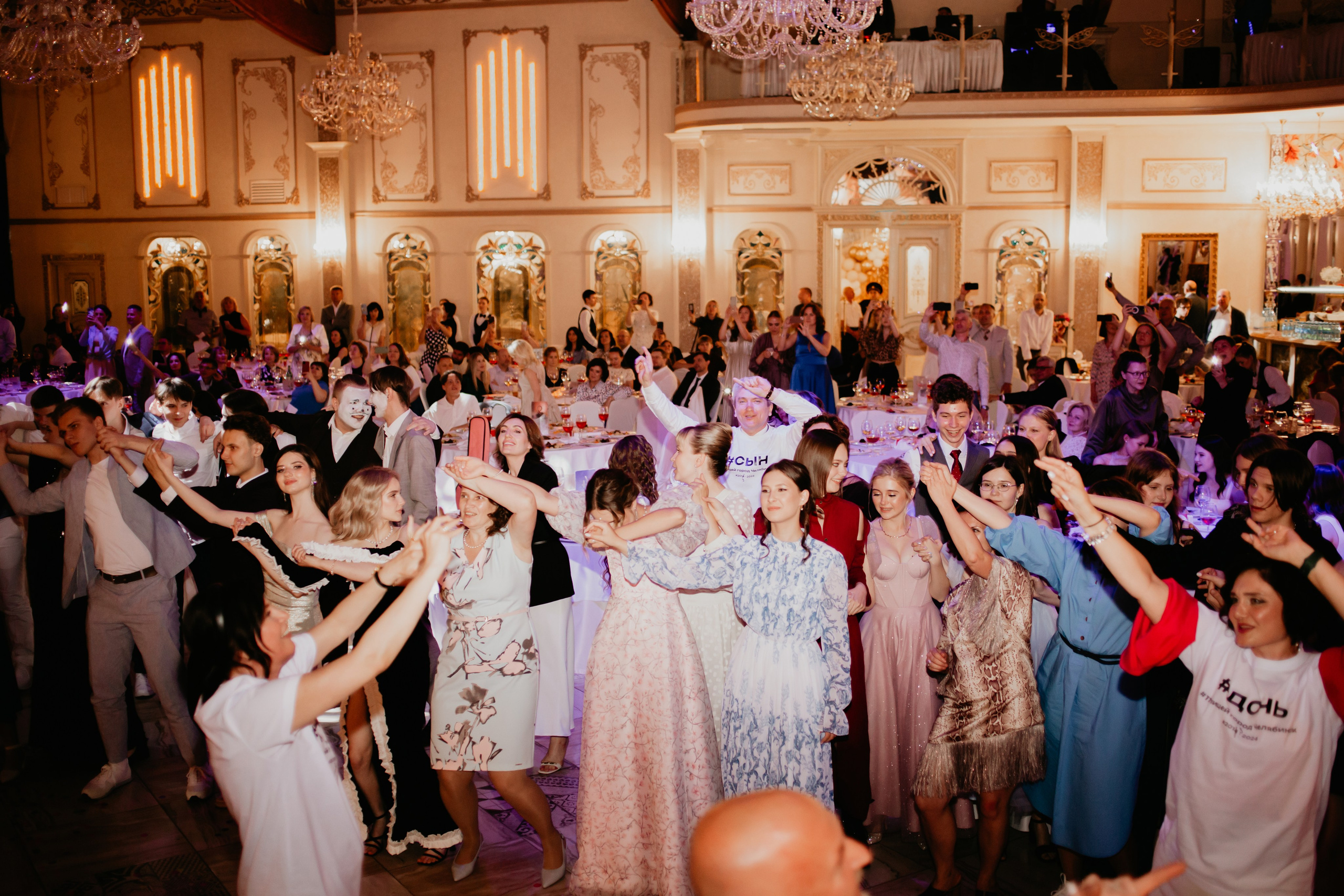 Выпускной. 11 лицей. Фотограф в Челябинске Ополихина Анна