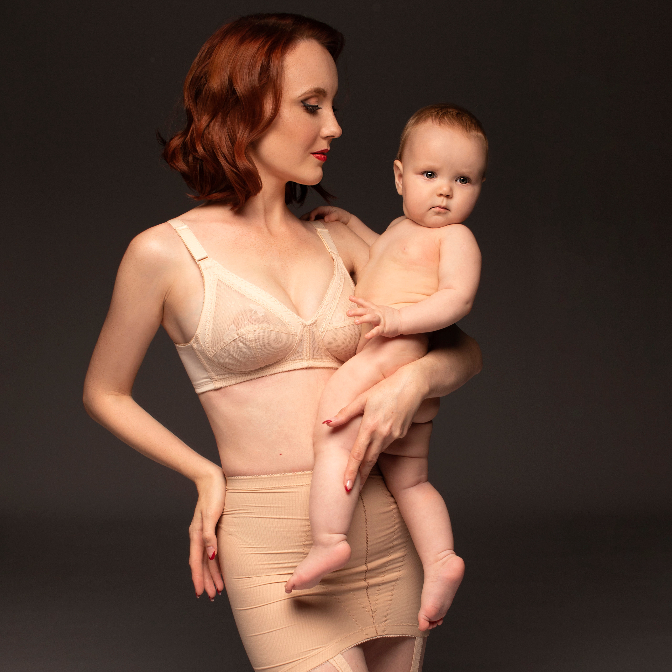 Материнство. Детская выездная фотостудия. Фотограф новорождённых newborn, годовасие