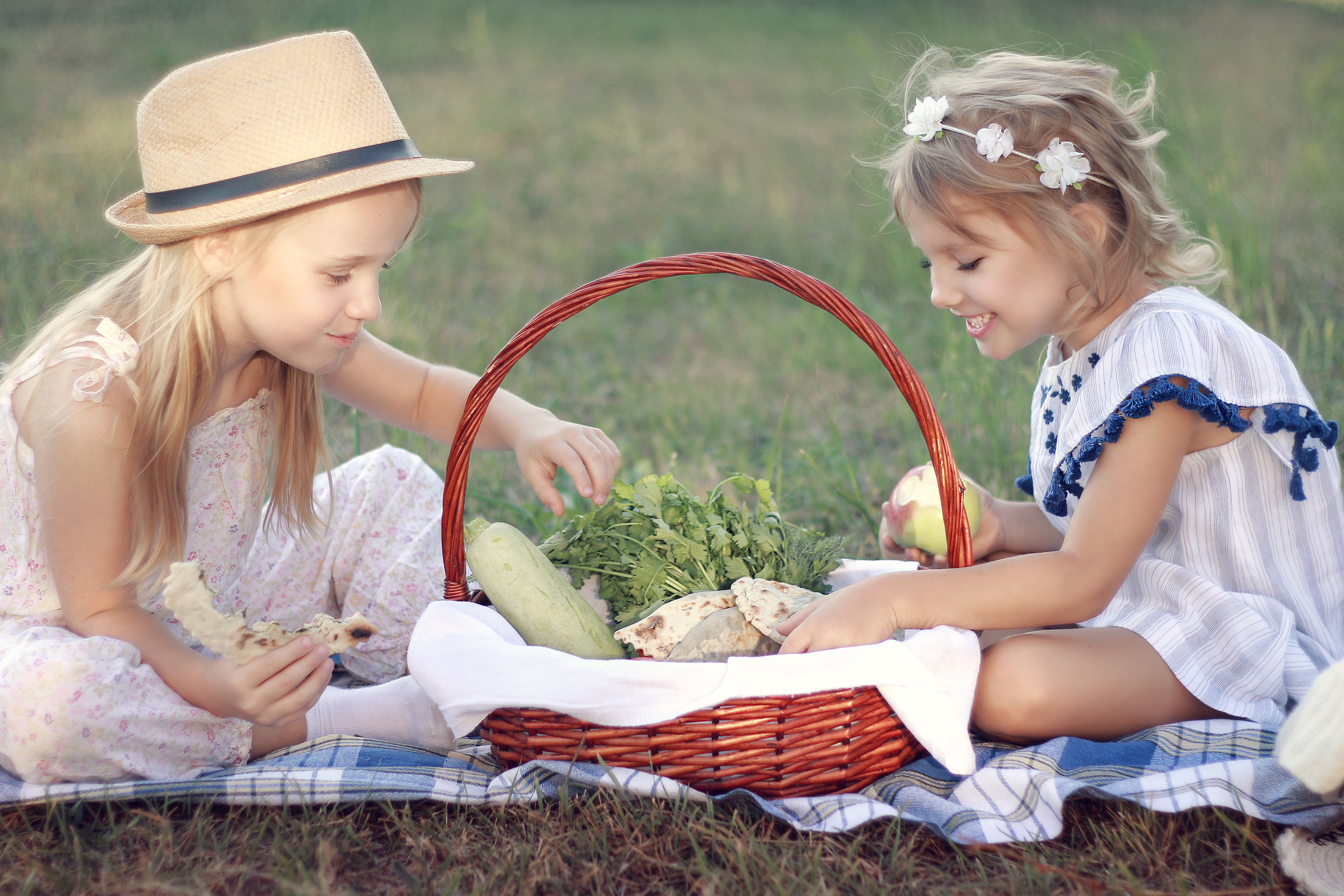 Дети и семья. Детская выездная фотостудия. Фотограф новорождённых newborn, годовасие