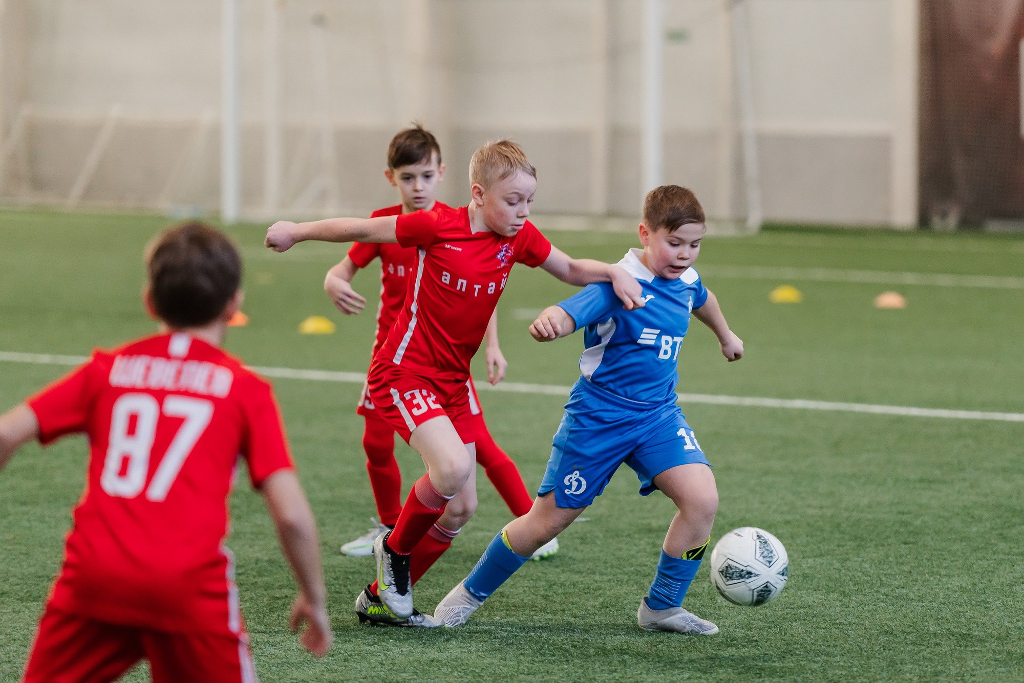 Детский турнир по футболу KAMILOV CUP-2024. Свадебный и репортажный фотограф Никита Сницарев в Барнауле