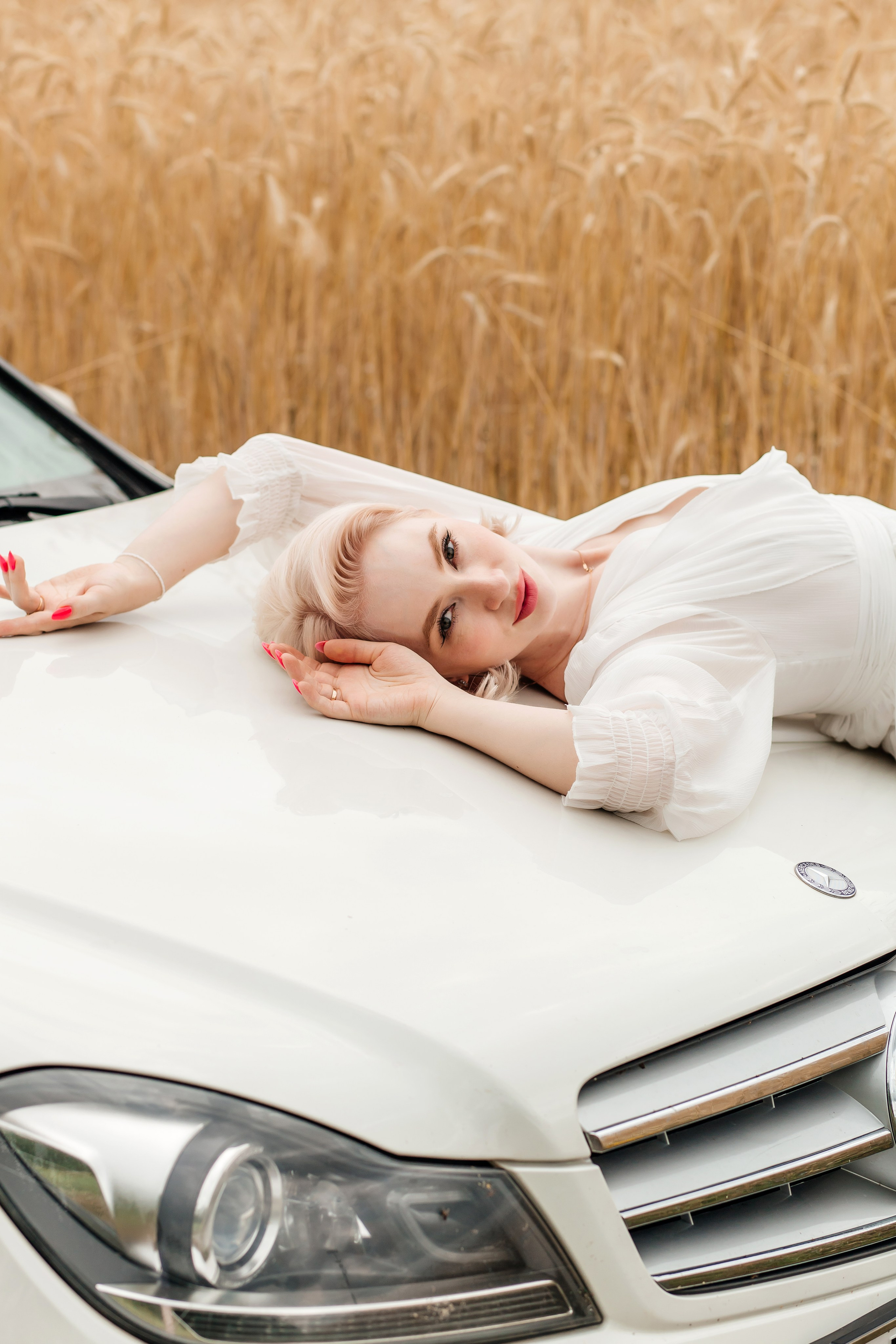 Александра фотосессия в поле. Женский фотограф в Оренбурге Ирина Заводчикова