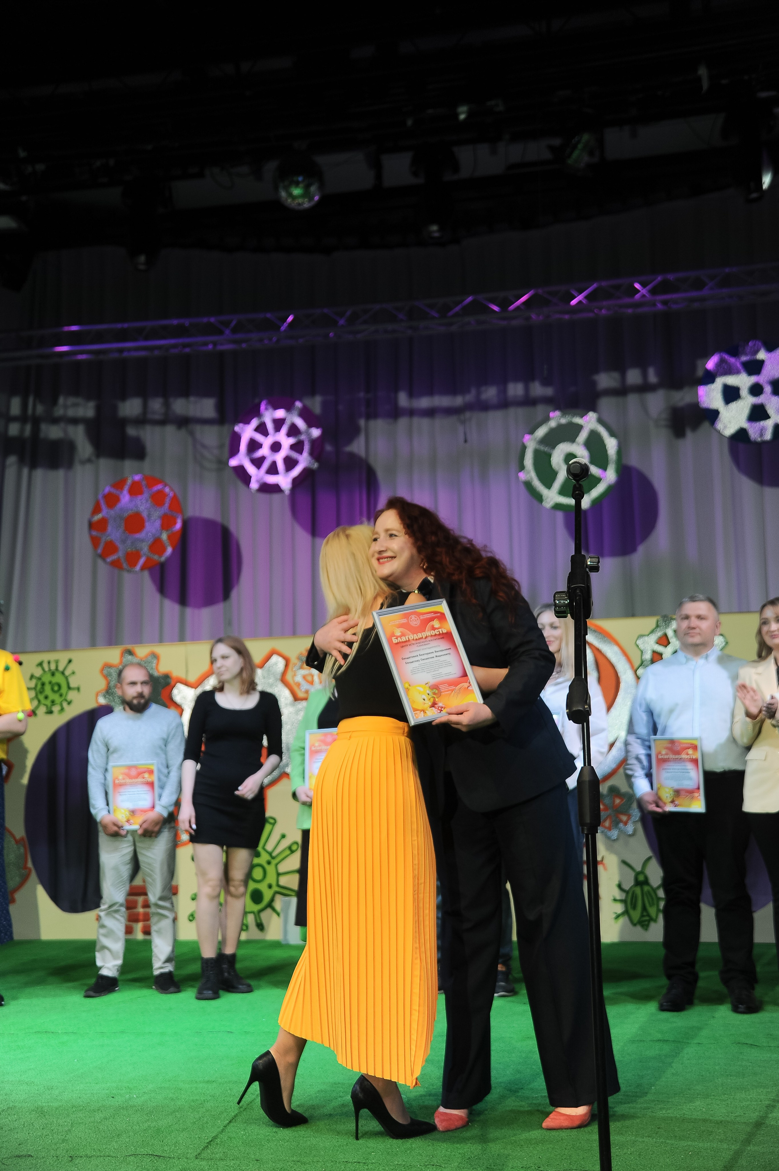 Выпускной 2025, детский центр «Самовар». Фотограф Олег Юршевич Солигорск Минск