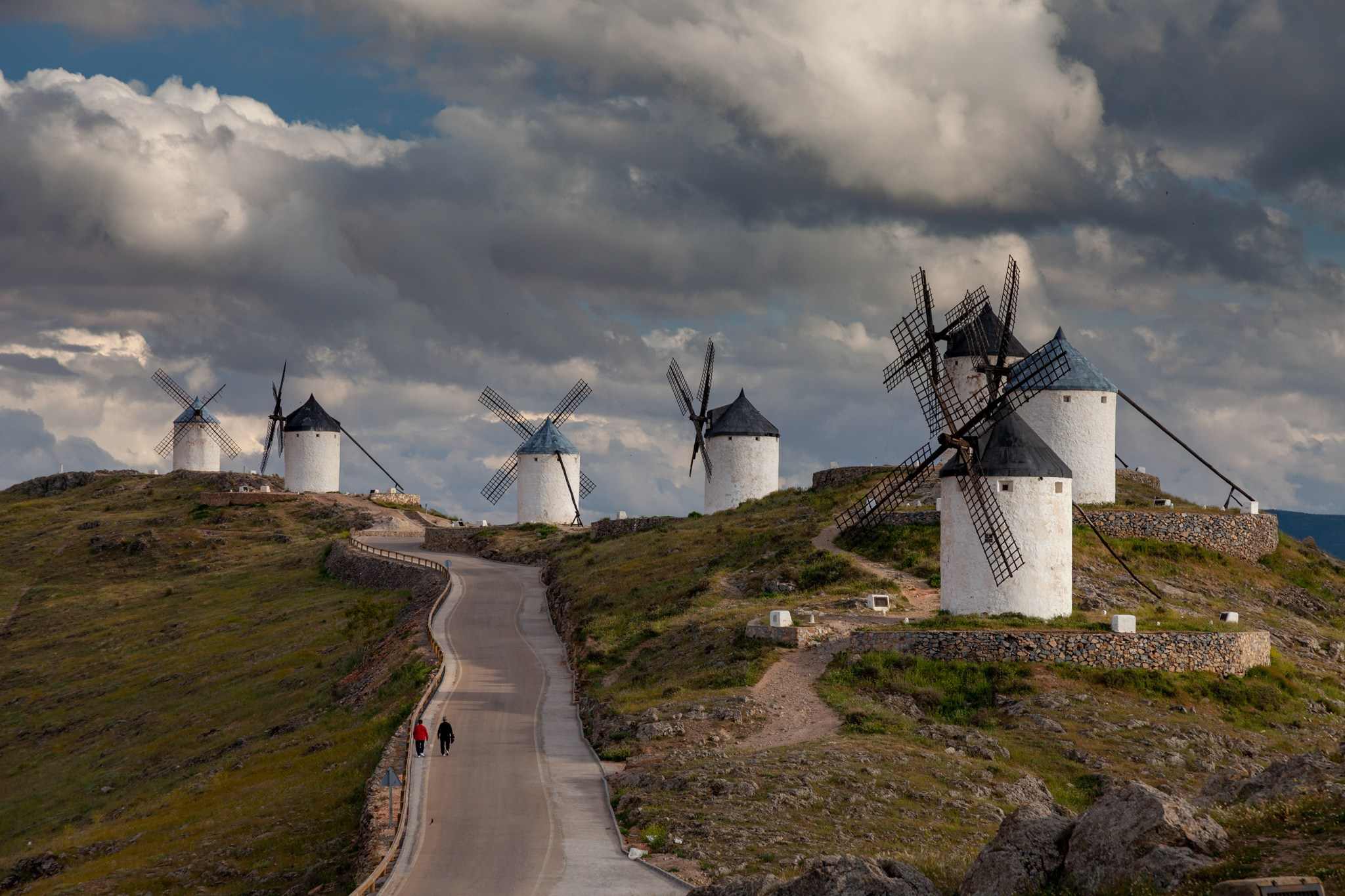 Consuegra España Molinos de viento de Don Quijote en la provincia de Toledo, Испания 2010. Фотограф Василий Буланов