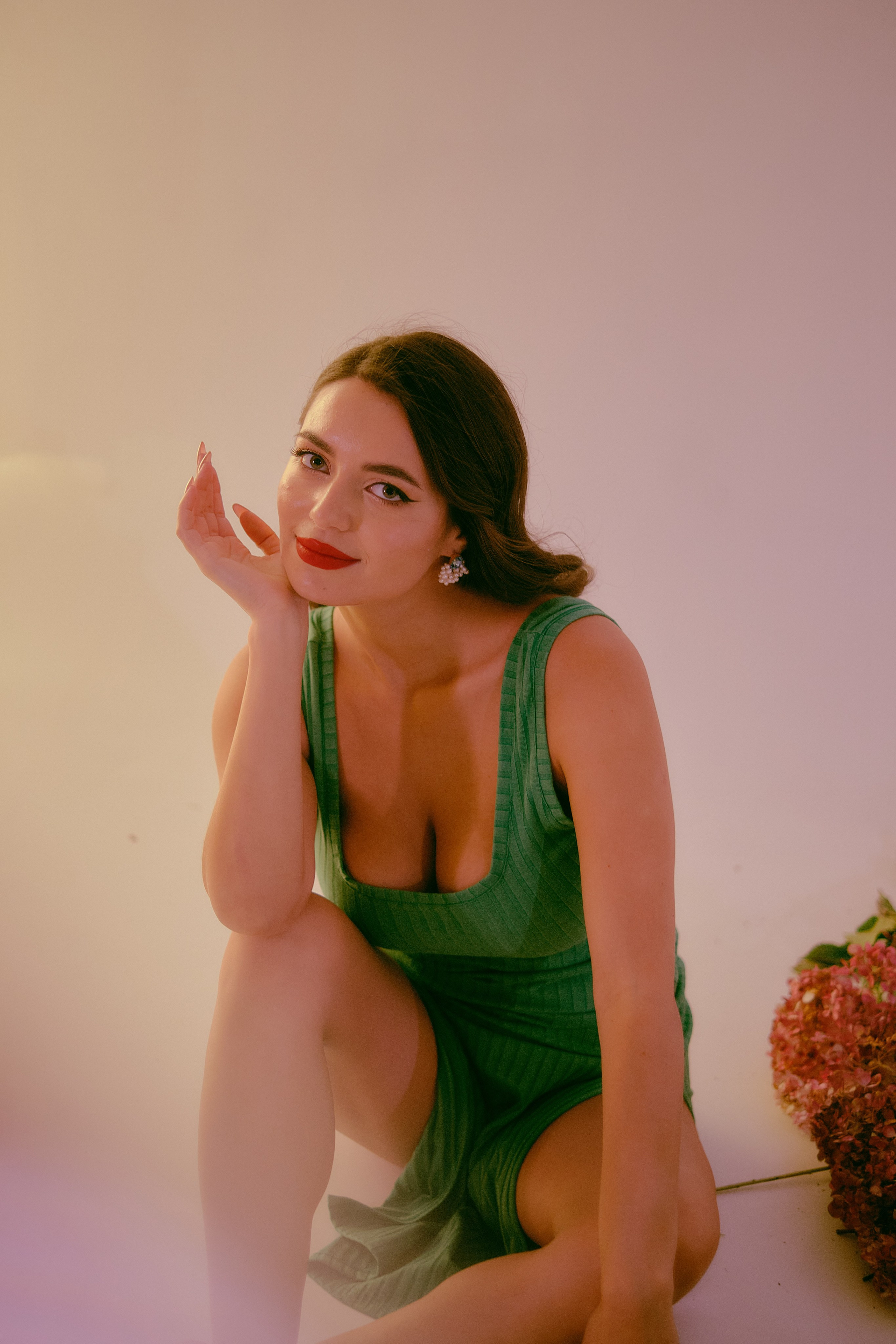 Индивидуальная съёмка в Твери, портреты я цветным светом, атмосферно, рефы с цветным светом