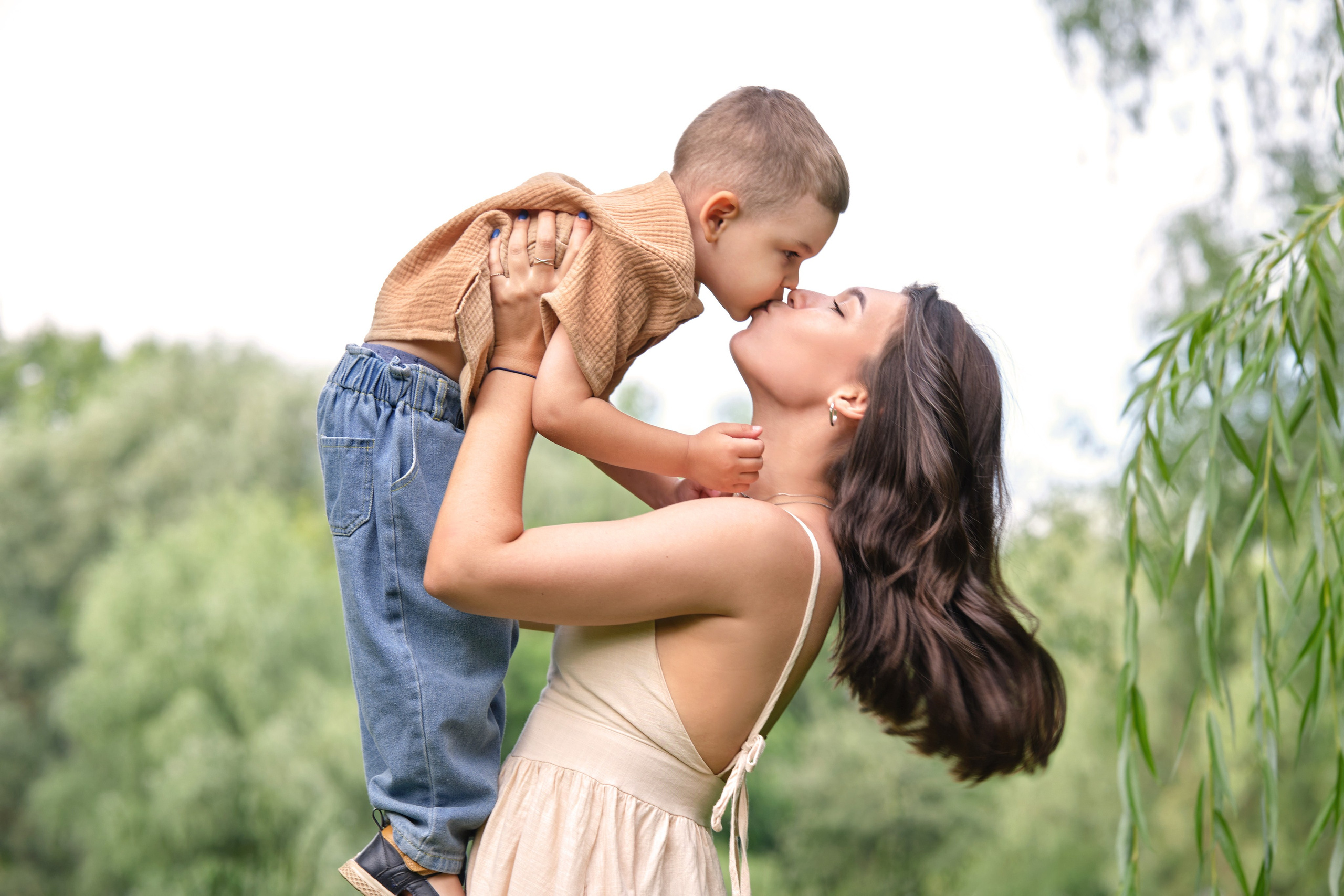 Летняя фотосессия на природе, в лесу, на улице. Семейная с детьми