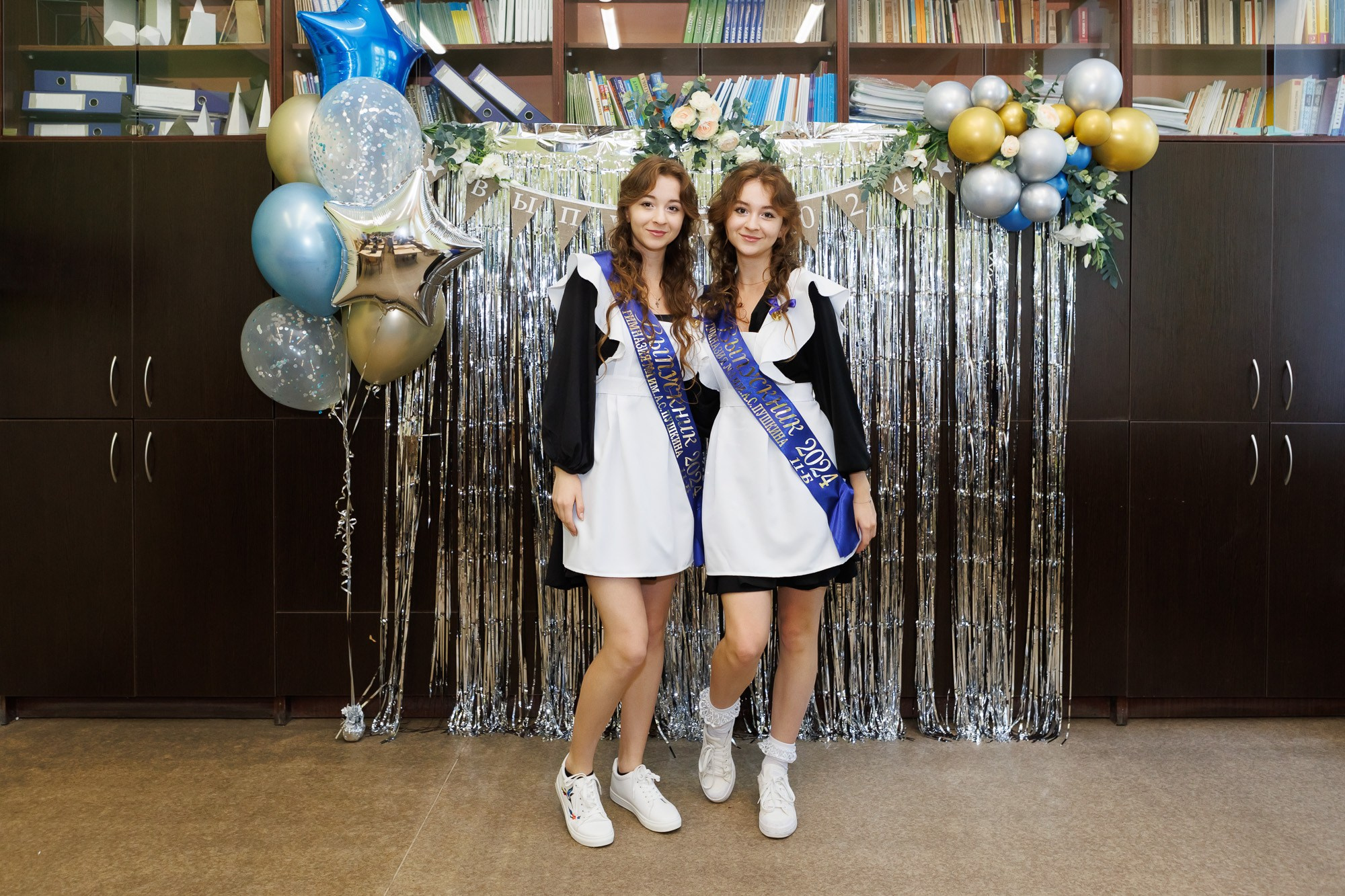 Последний звонок в Гимназии № 1, г. Севастополь. Свадебный фотограф, фотосъемка в Крыму, Севастополе, Симферополе, Ялте