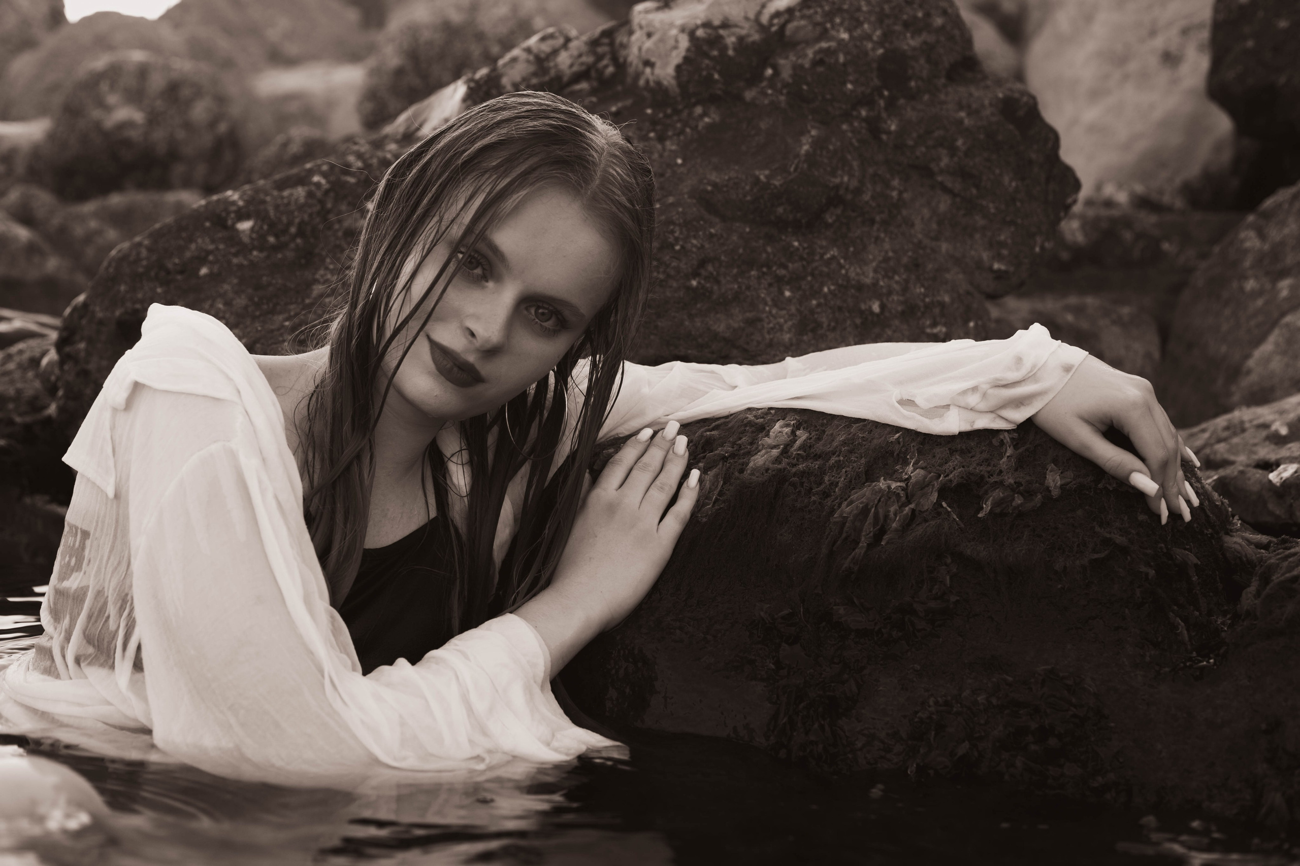 Поцелуи Волн. Уличный фотограф Города N