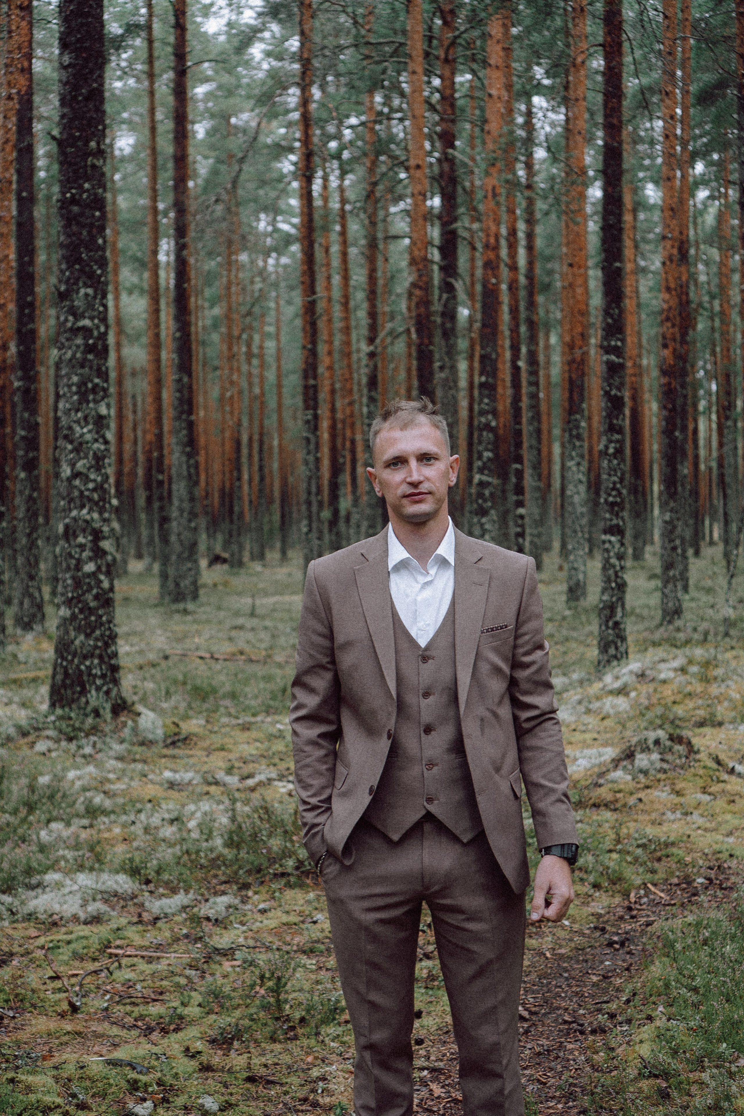 СВАДЕБНАЯ ФОТОСЕССИИЯ ПАРЫ В ГОРОДЕ ПРИОЗЕРСК В СОСНОВОМ ЛЕСУ И С ПИКАПОМ. Профессиональный фотограф, Санкт-Петербург — Виктория Богомолова