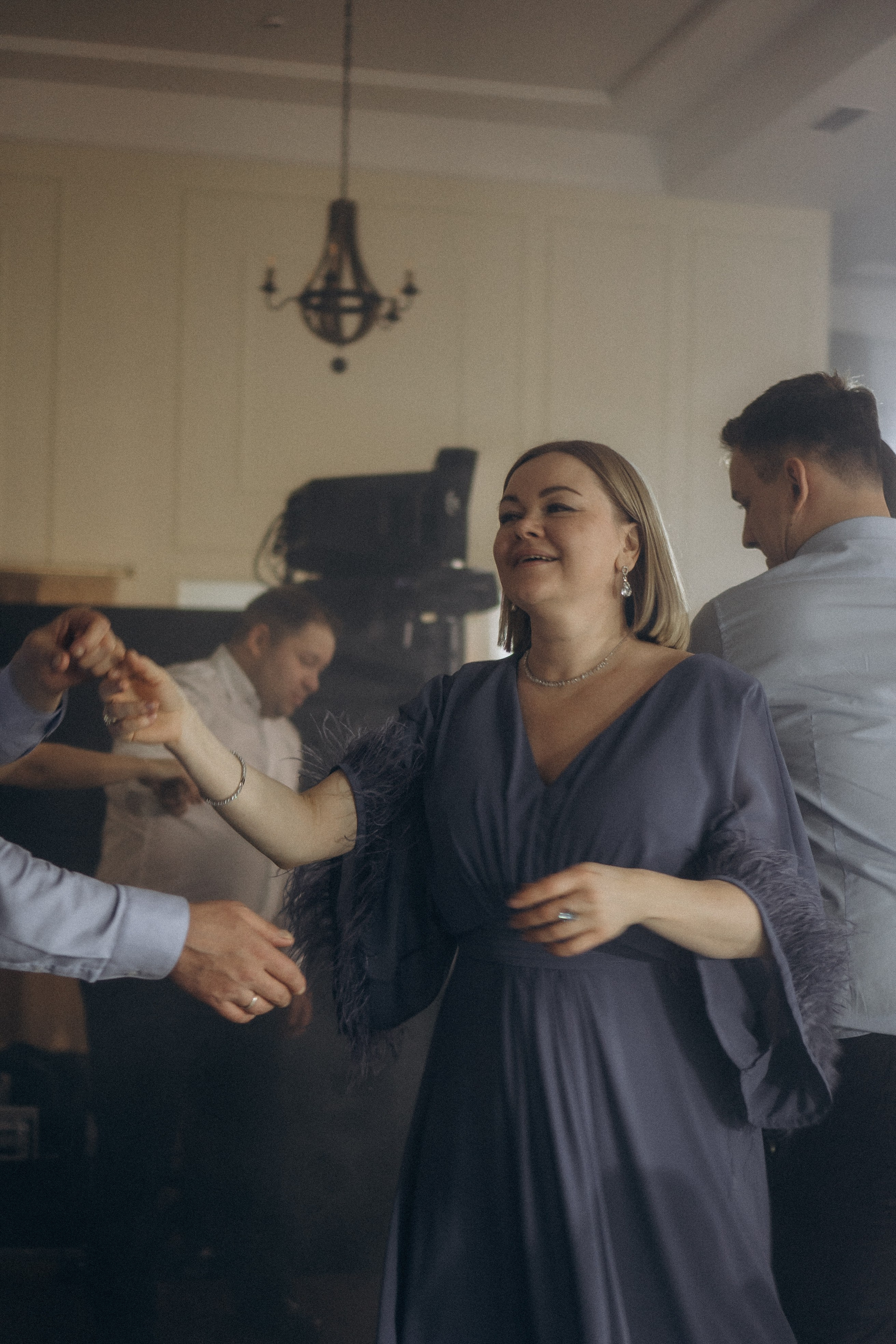 СВАДЕБНАЯ СЬЕМКА СБОРОВ В ОТЕЛЕ И ВЫЕЗД НА ЦЕРЕМОНИЮ (СНЯТО В СИБИРЕ В НИЖНЕВАРТОВСКЕ). Профессиональный фотограф, Санкт-Петербург — Виктория Богомолова