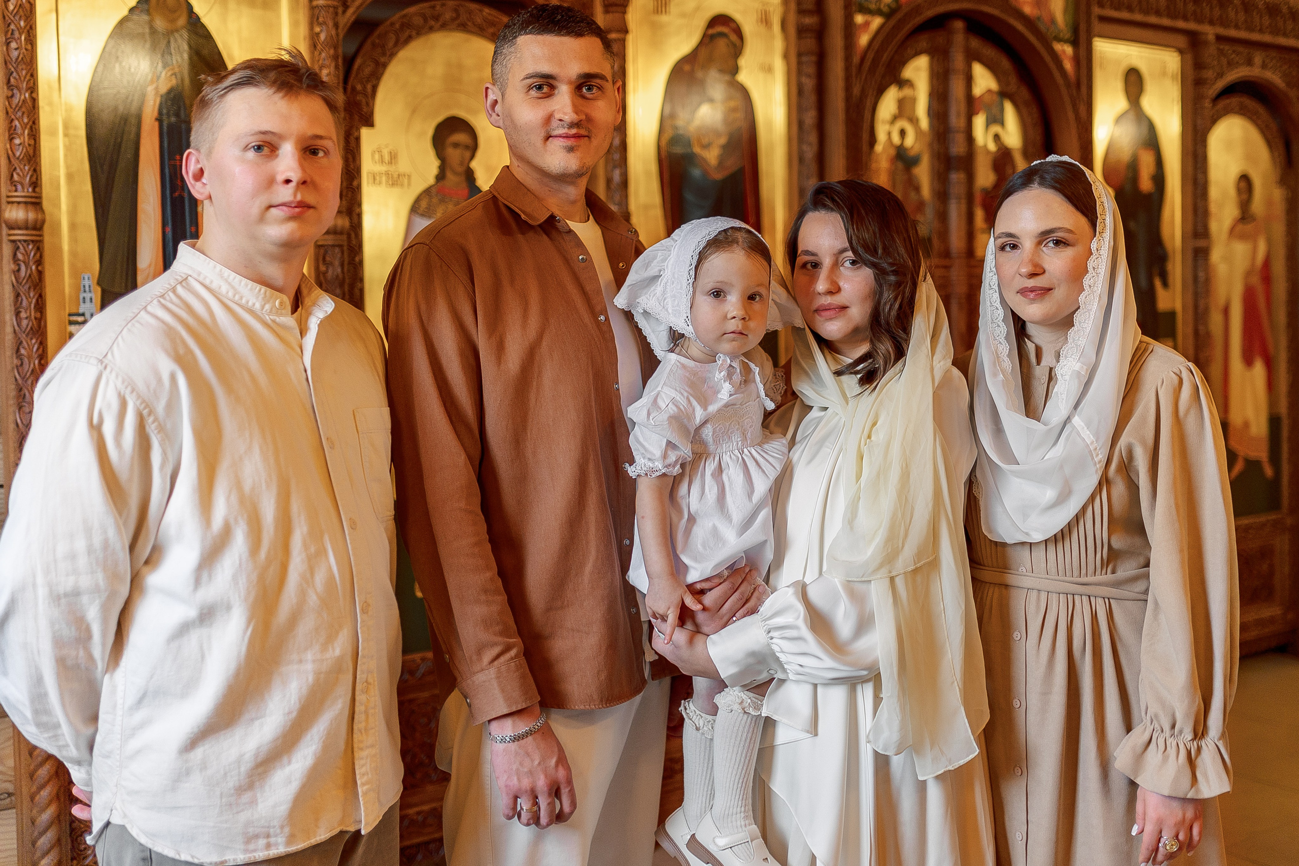 Храм пр. Серафима Саровского. Семейный фотограф в Москве Анна Пожарская