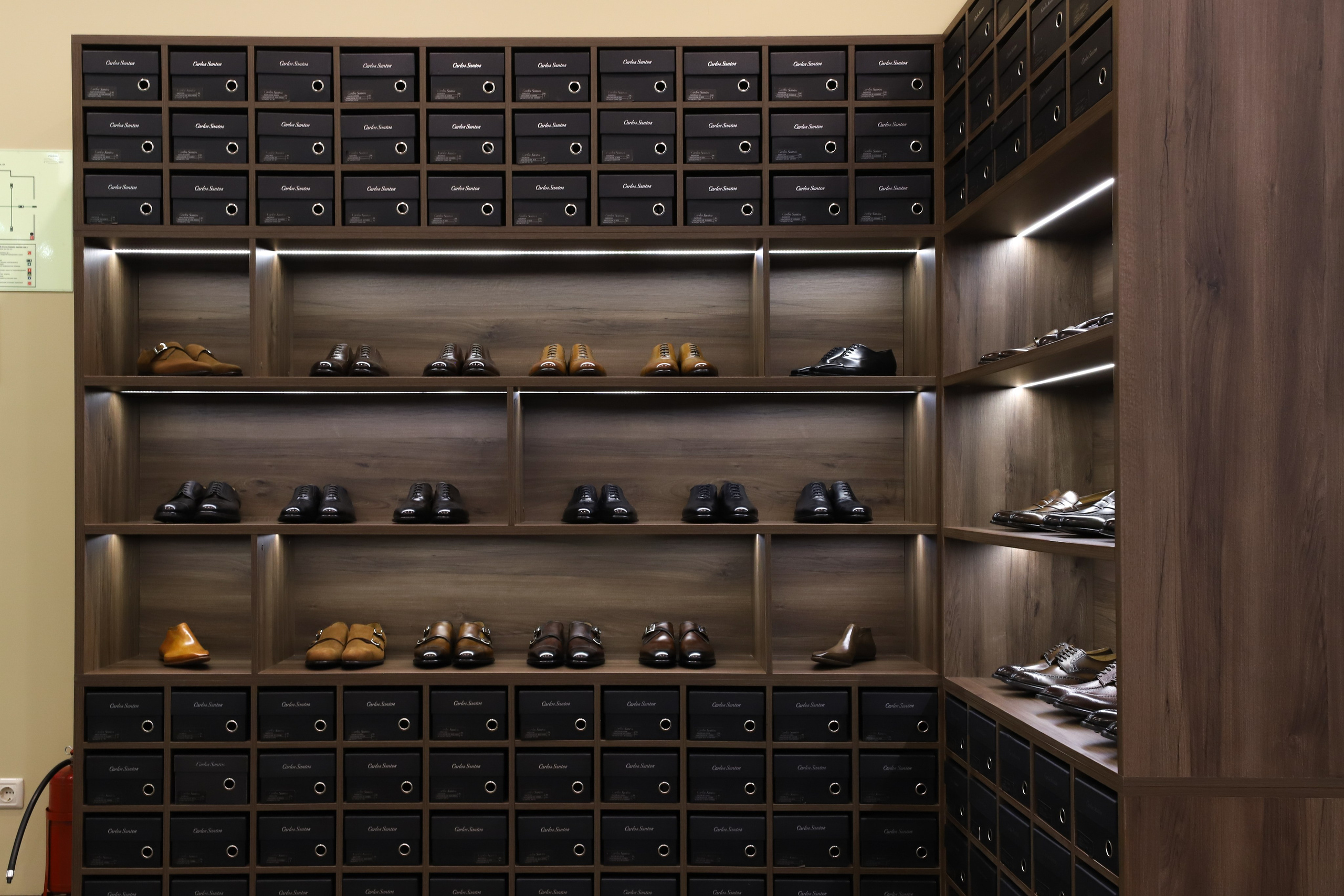 Магазин мужской обуви. Интерьерный фотограф в Санкт-Петербурге Ксения Сорокина