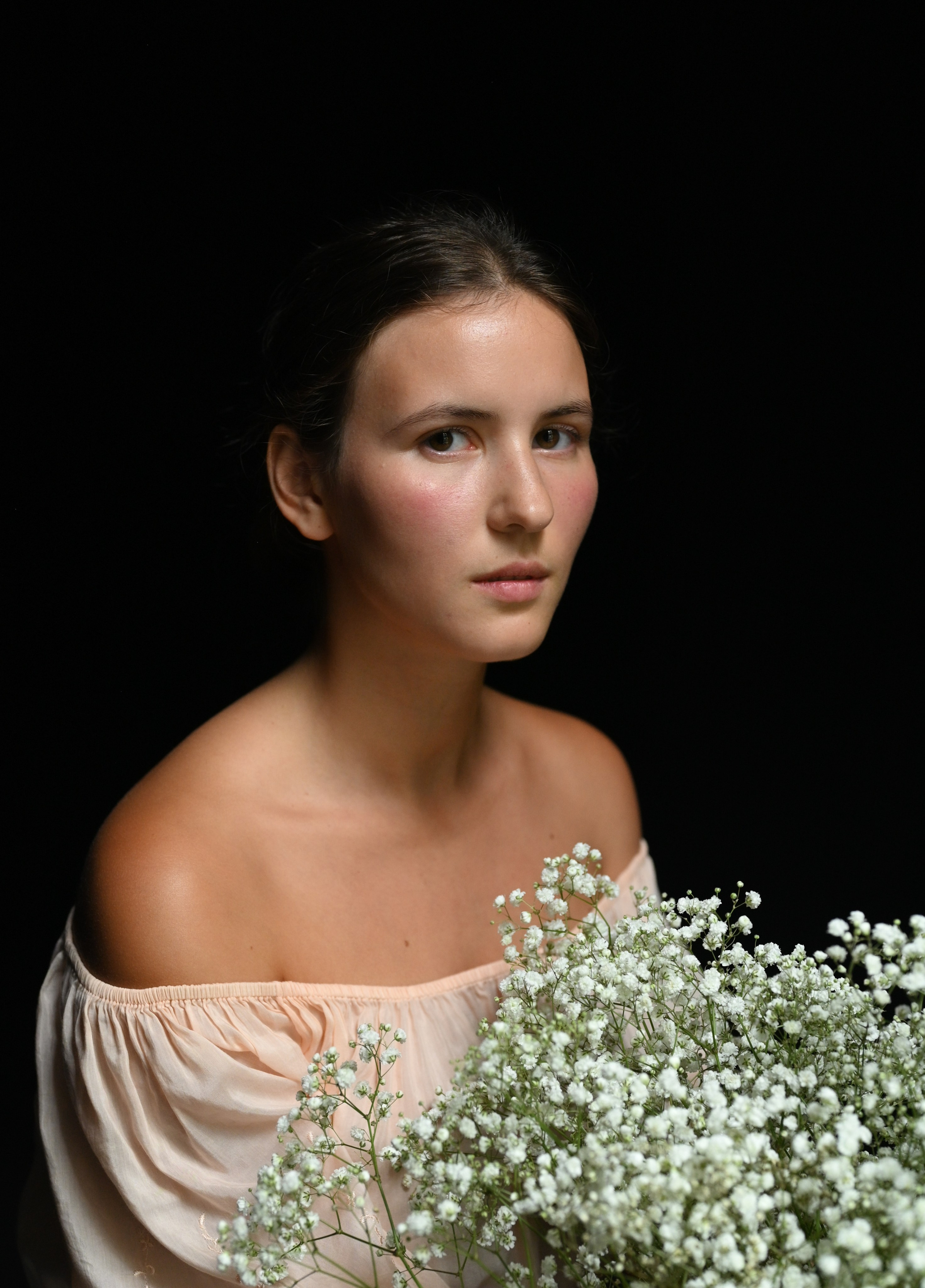 Анна с цветами. Портретный фотограф в Москве Анна Фаустова