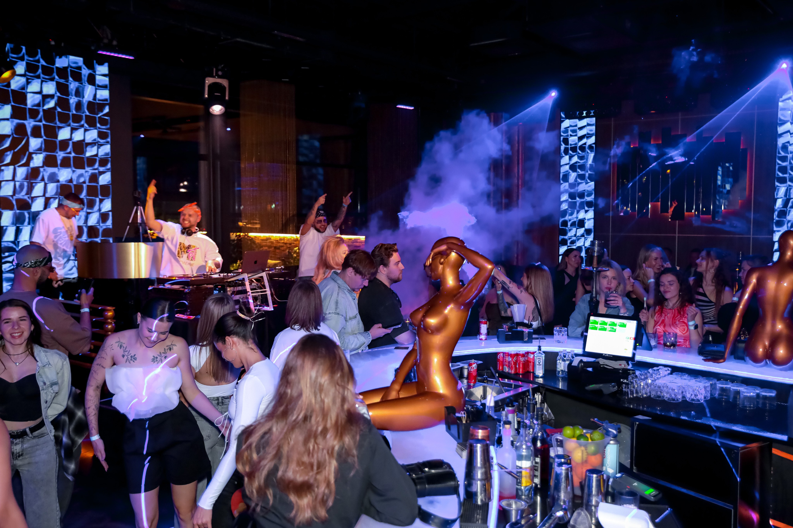 LA night & Fiji wave. 2000’s