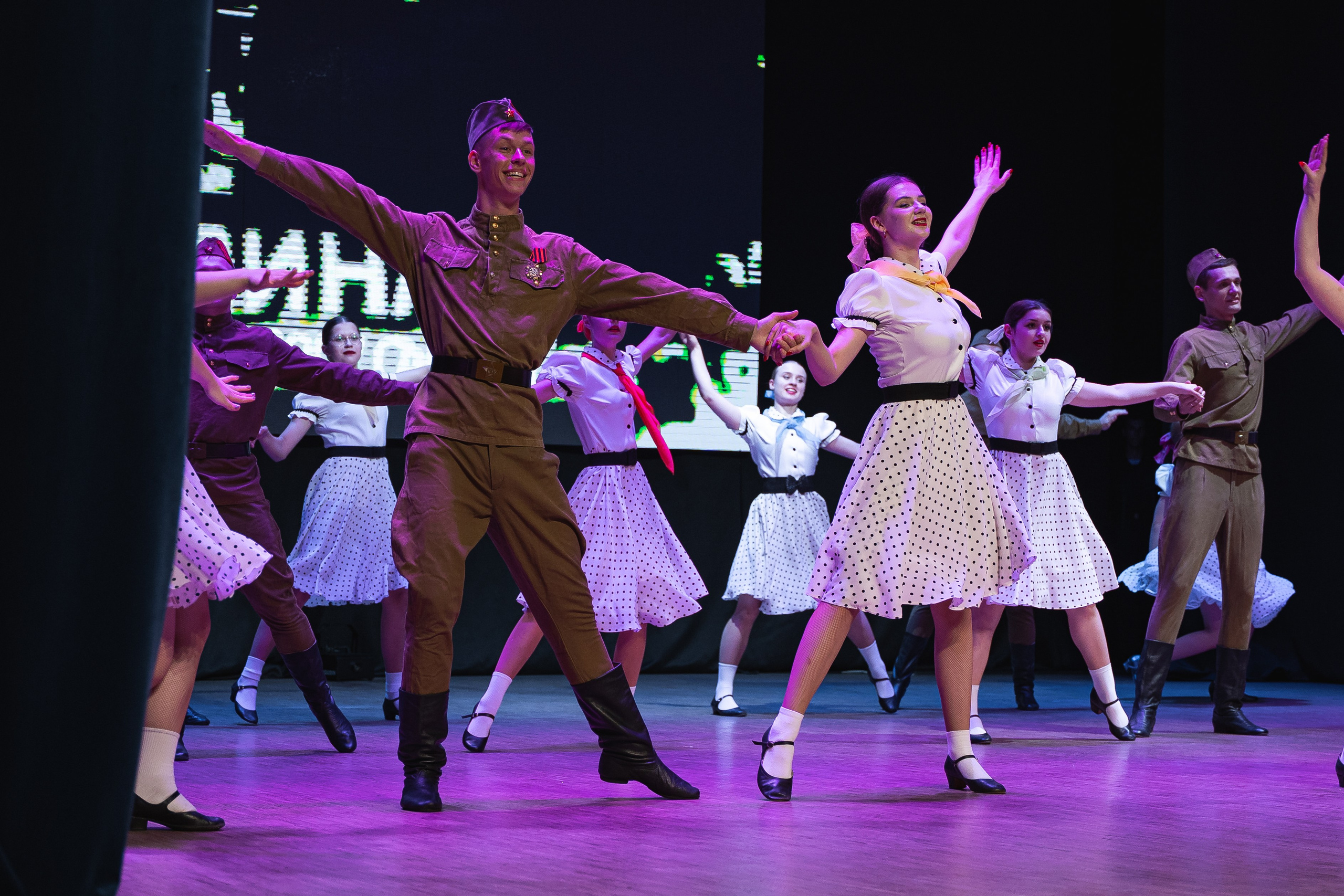 Отчётный концерт танцевально-спортивного клуба «PULSE». Портретный и репортажный фотограф в Воронеже: Анастасия Пузикова