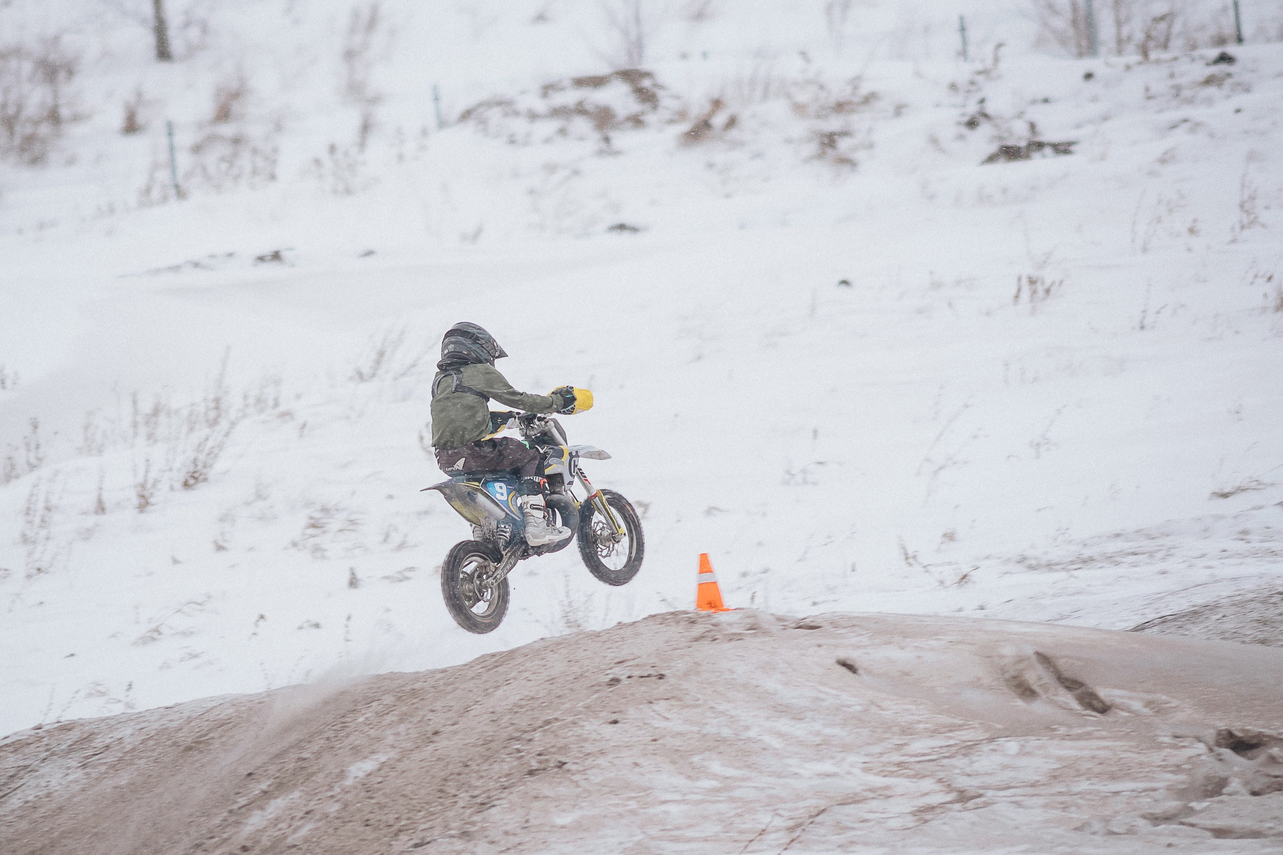 29.12.2024 — Праздничная тренировка на мотоциклетной трассе Люскус. Репортажный фотограф в Кемерово