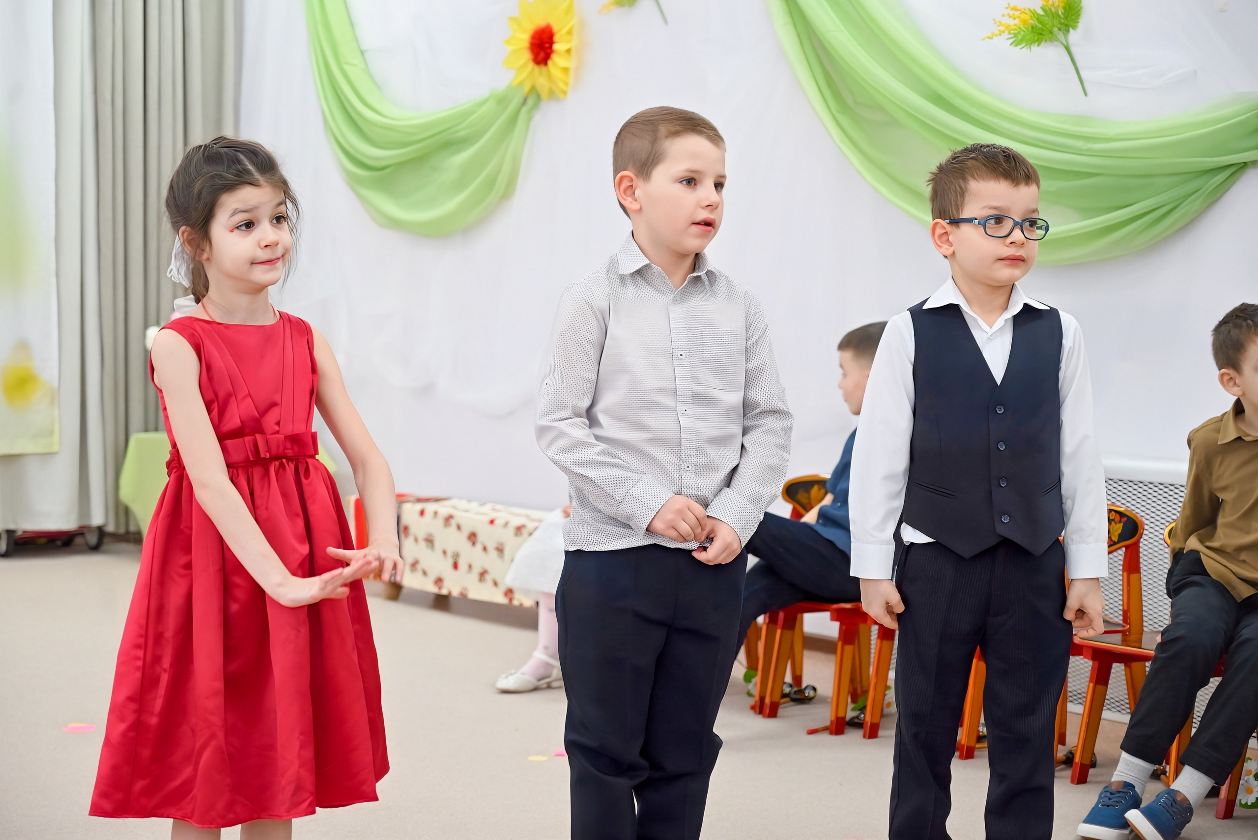 Праздник в группе Цветик семицветик. Семейный и детский фотограф Москва