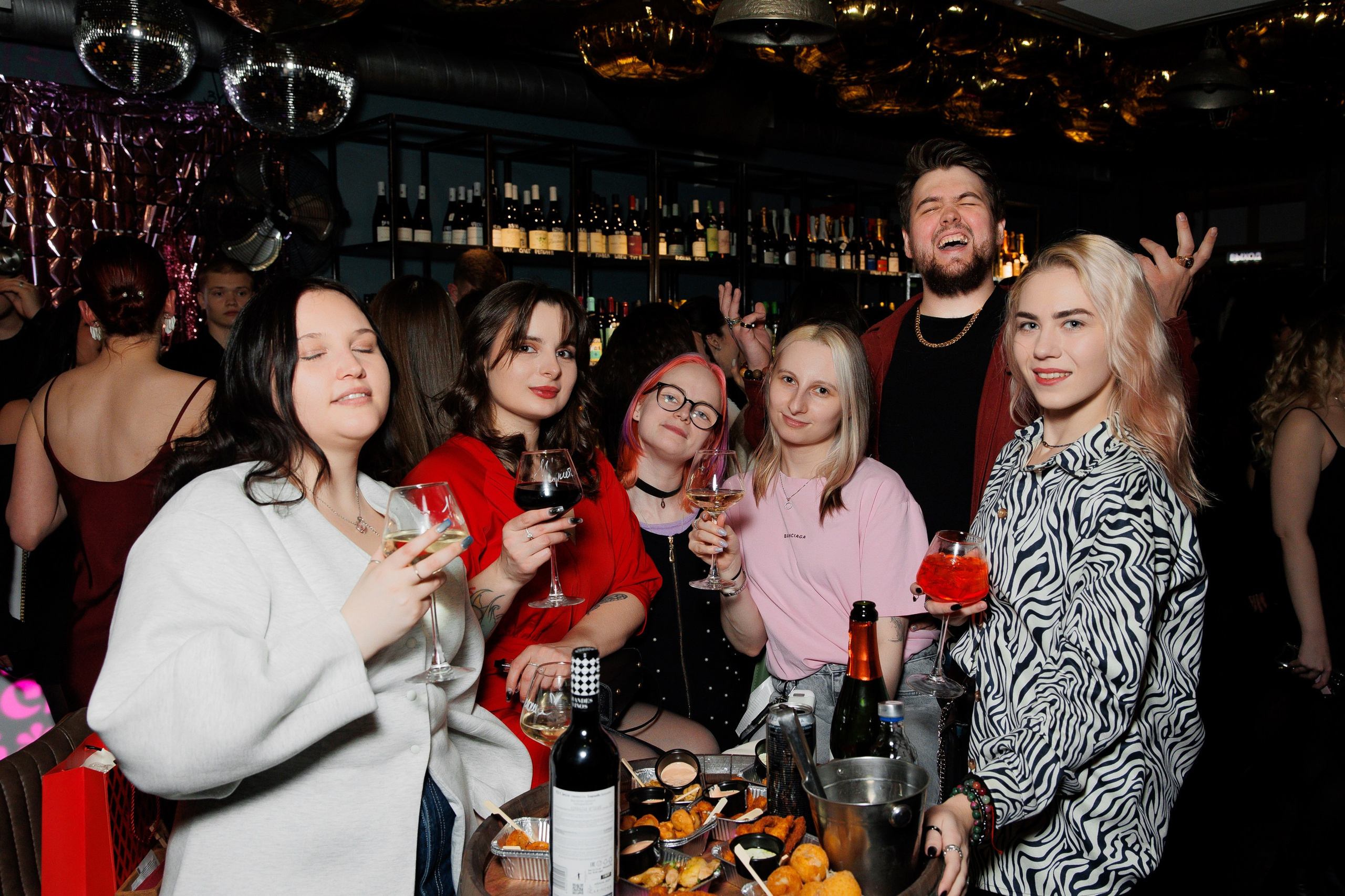 ВИНОТЕКА — 8 МАРТА. СВОИ. ФОТООТЧЕТЫ-СОБЫТИЯ-МЕСТА