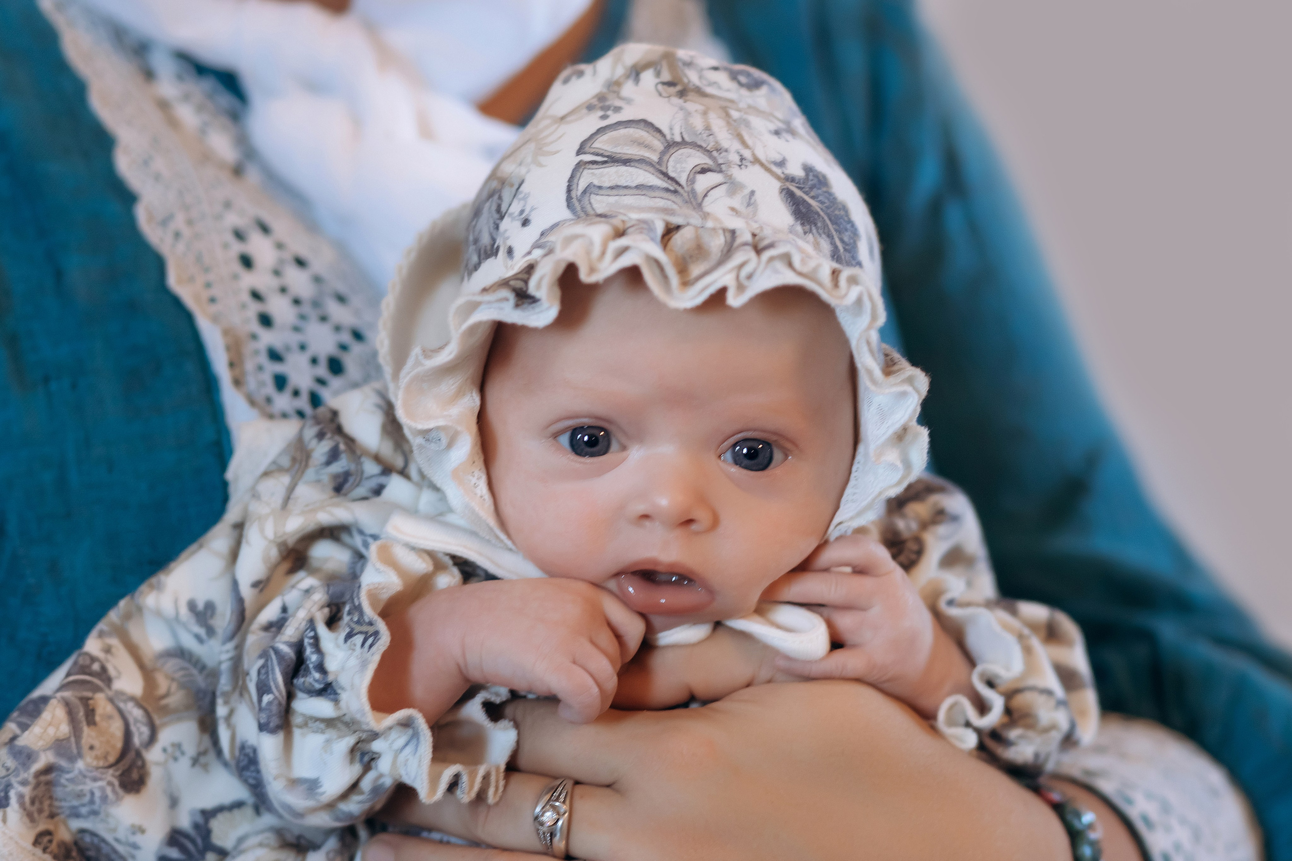 Крещение Василисы. Фотограф на крещении и венчании Елена Плинер, Псков и Псковская область